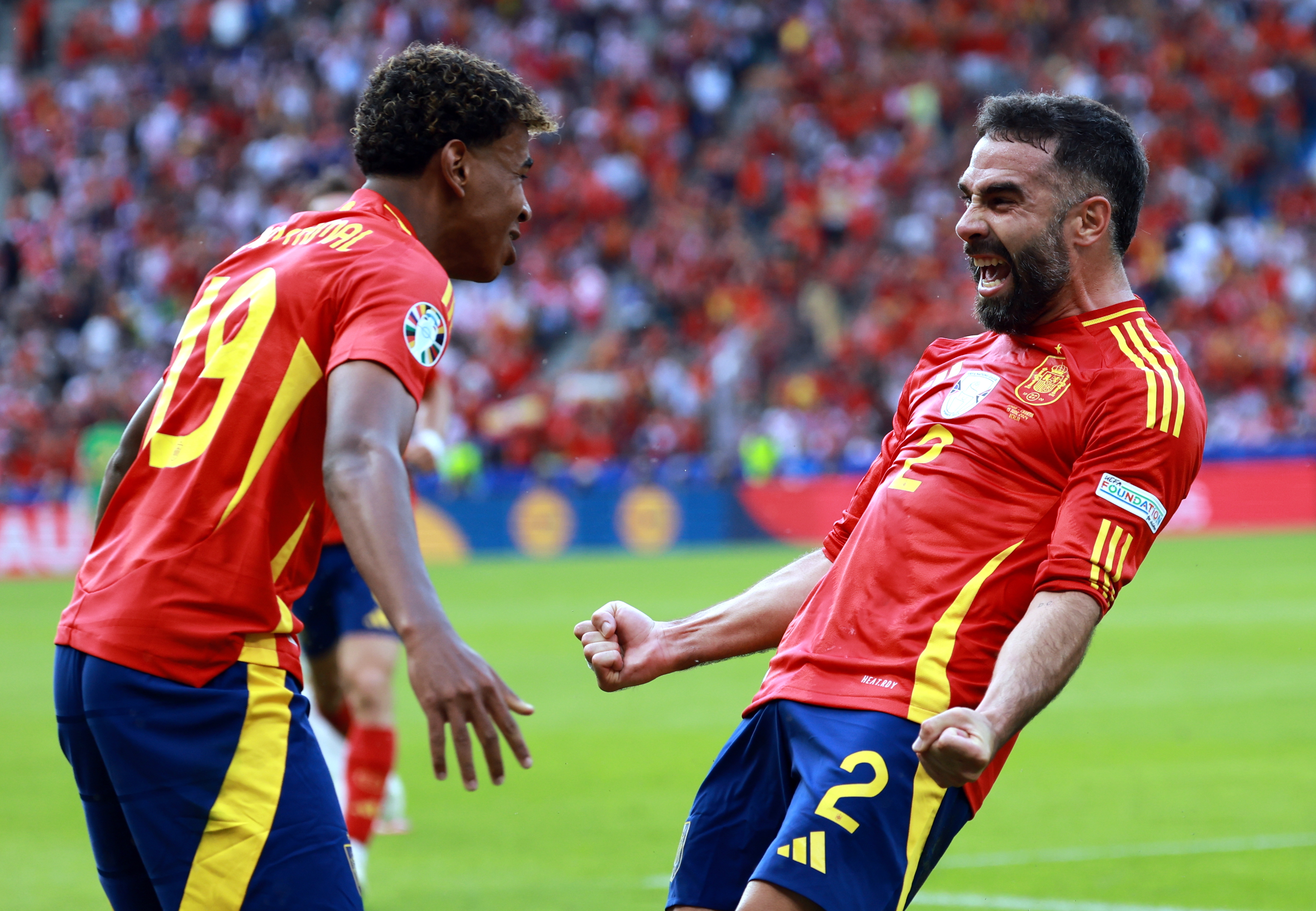 En el primer partido, Lamine Yamal asistió a Daniel Carvajal en el tercer gol de la goleada a Croacia.'