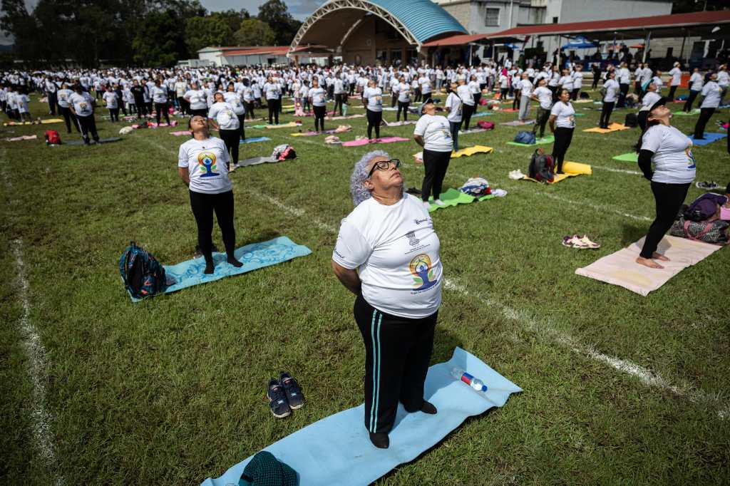 Guatemala celebra el Día Internacional del Yoga con una sesión de 7.000 personas