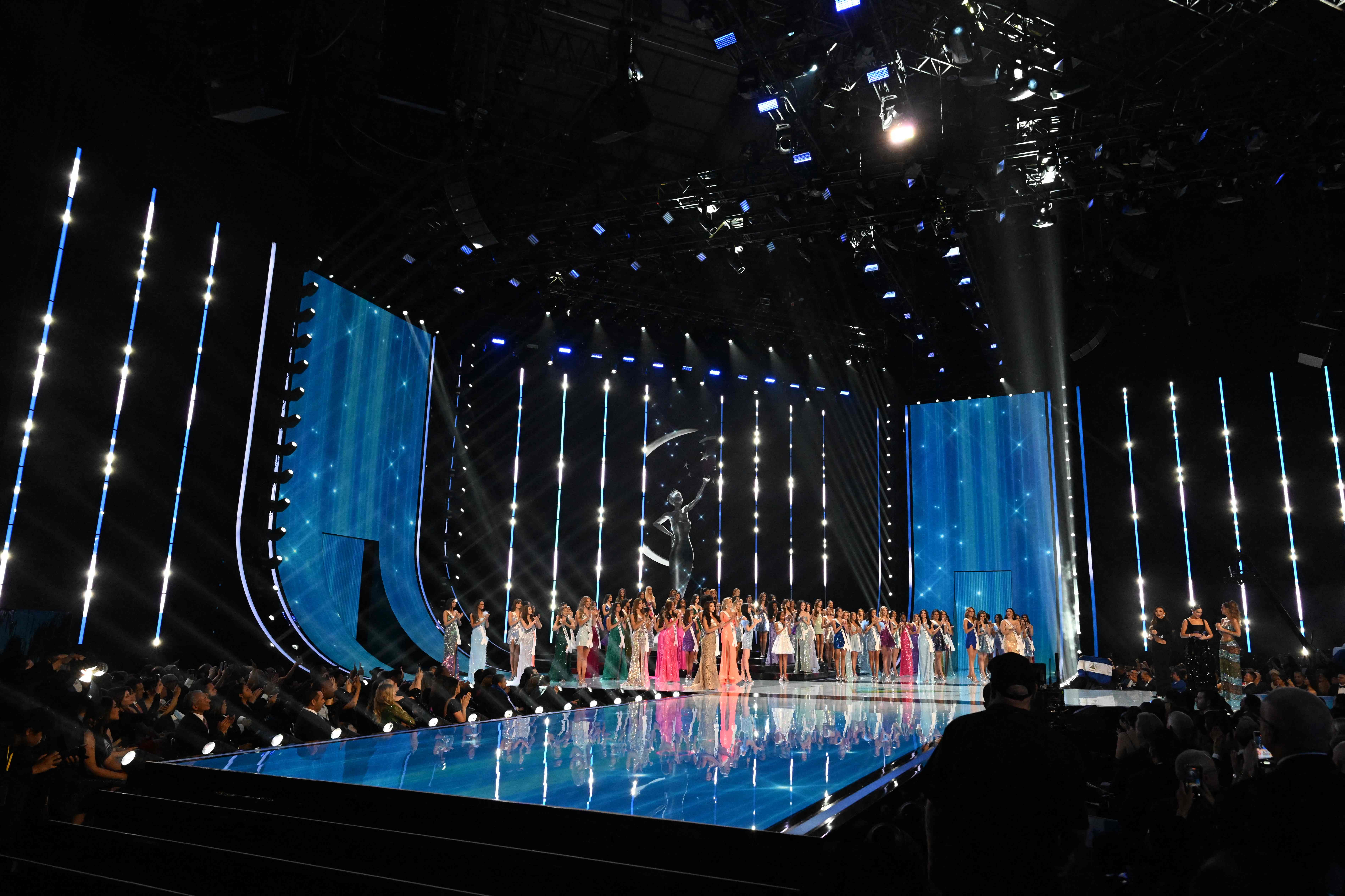 Contestants stand on stage during the 72th edition of the Miss Universe pageant, in San Salvador on November 18, 2023. (Photo by Marvin RECINOS / AFP)