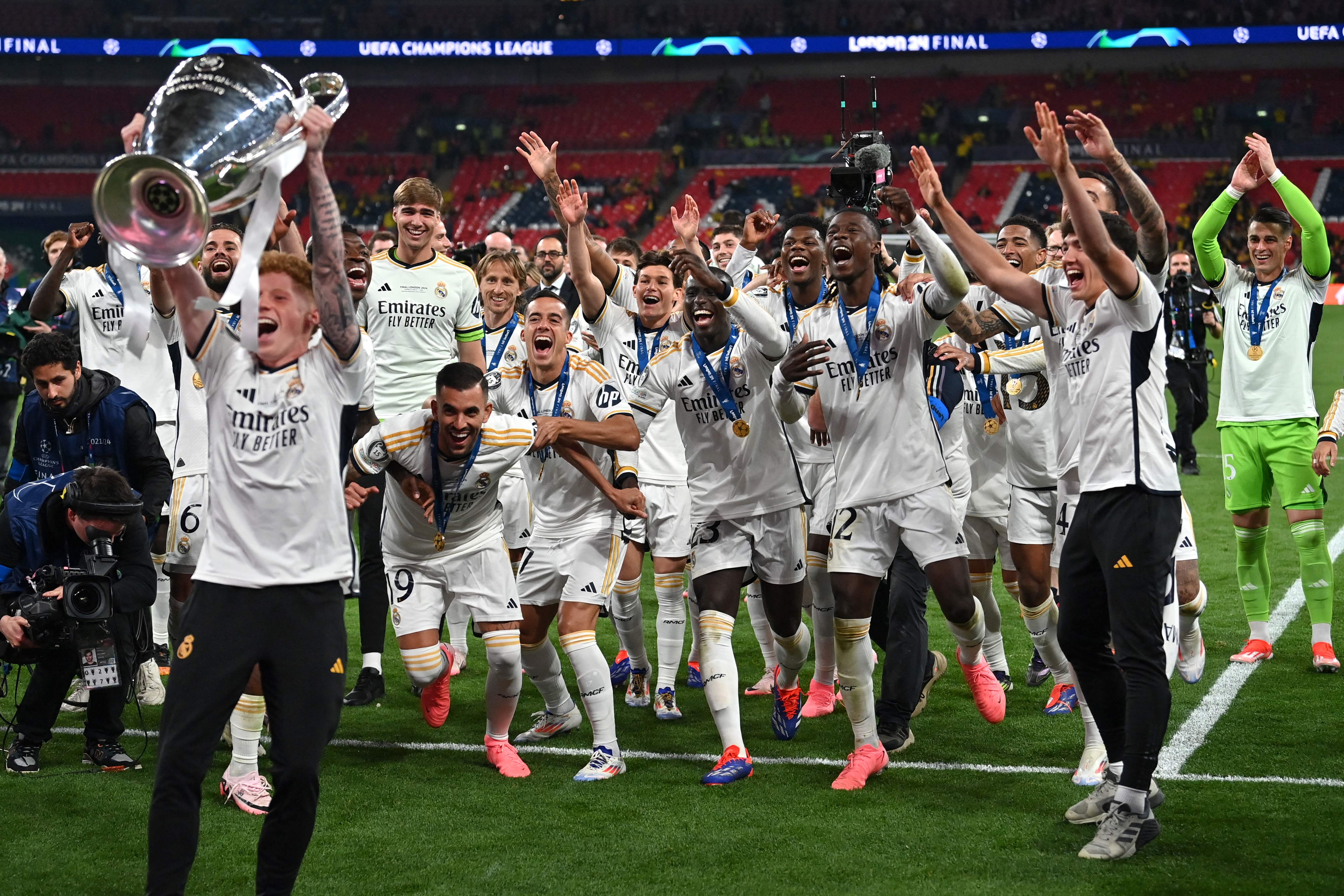 El Real Madrid conquistó su 15 Champions League tras derrotar por 2-0 al Borrussia Dortmund en la final disputada en Wembley. (Foto Prensa Libre: AFP)