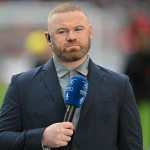 El exjugador de Inglaterra, Wayne Rooney, en una intervensión para el canal que trabaja antes del amistoso de su páis ante Islandia en Wembley el pasado 7 de junio. (Foto Prensa Libre: AFP)