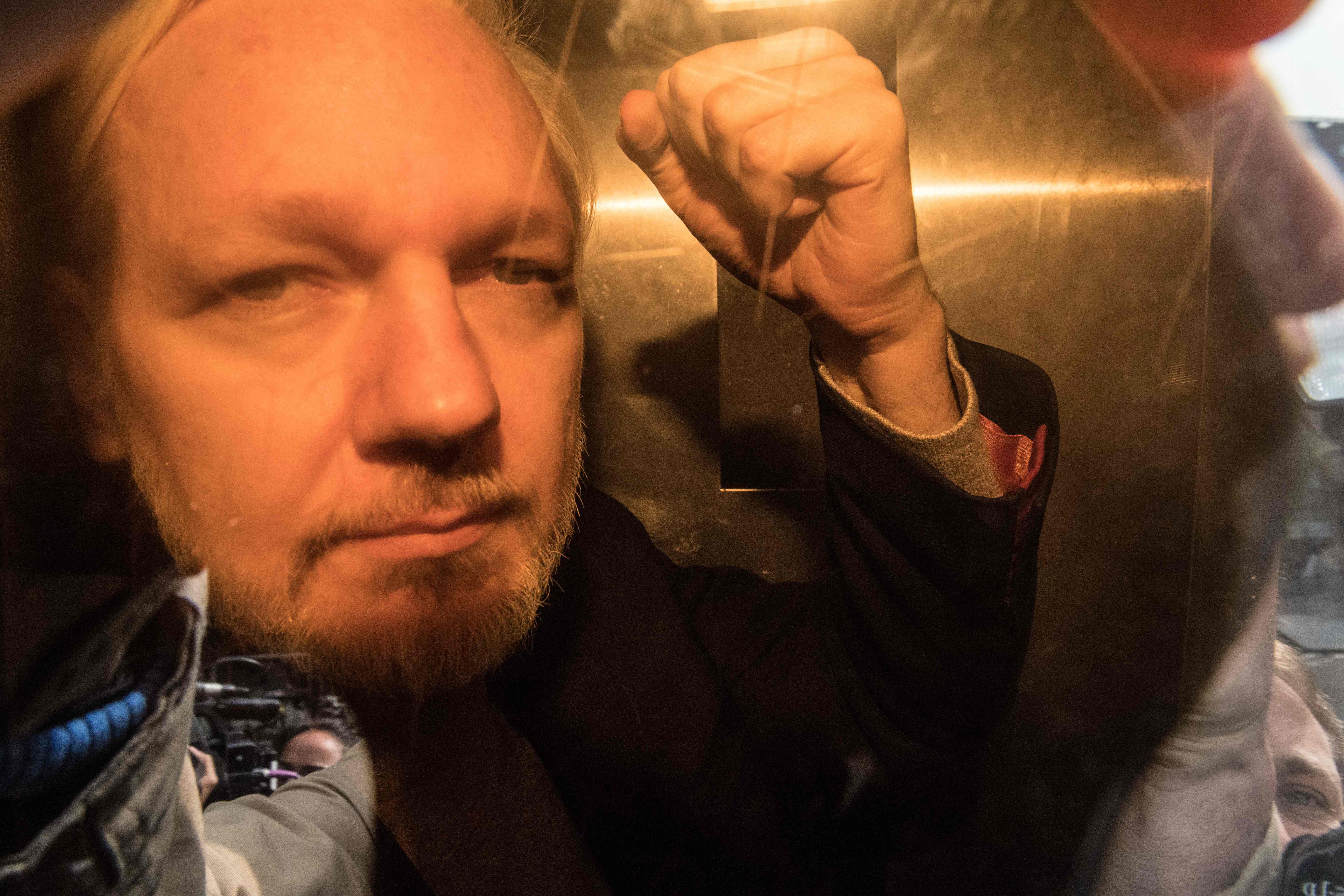 El sitio Wikileaks afirmó este lunes que Julian Assange "está en libertad" luego de que se informara de una supuesta declaración de culpabilidad por parte del australiano a la justicia estadounidense.  (Foto Prensa Libre: Daniel LEAL / AFP)