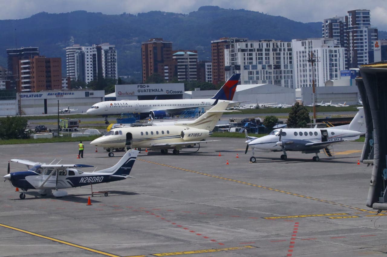 El Aeropuerto Internacional La Aurora será sometido a un proceso de licitación público – privada, según anunció este 18 de junio el presidente Arévalo. (Foto Prensa Libre: DGAC)