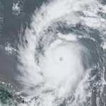 Islas caribeñas están en alerta por potente huracán. (Foto Prensa Libre: AFP)