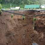 La autopista Palín - Escuintla es uno de los puntos con daños durante la actual temporada de lluvia. Fotografía: Prensa Libre.