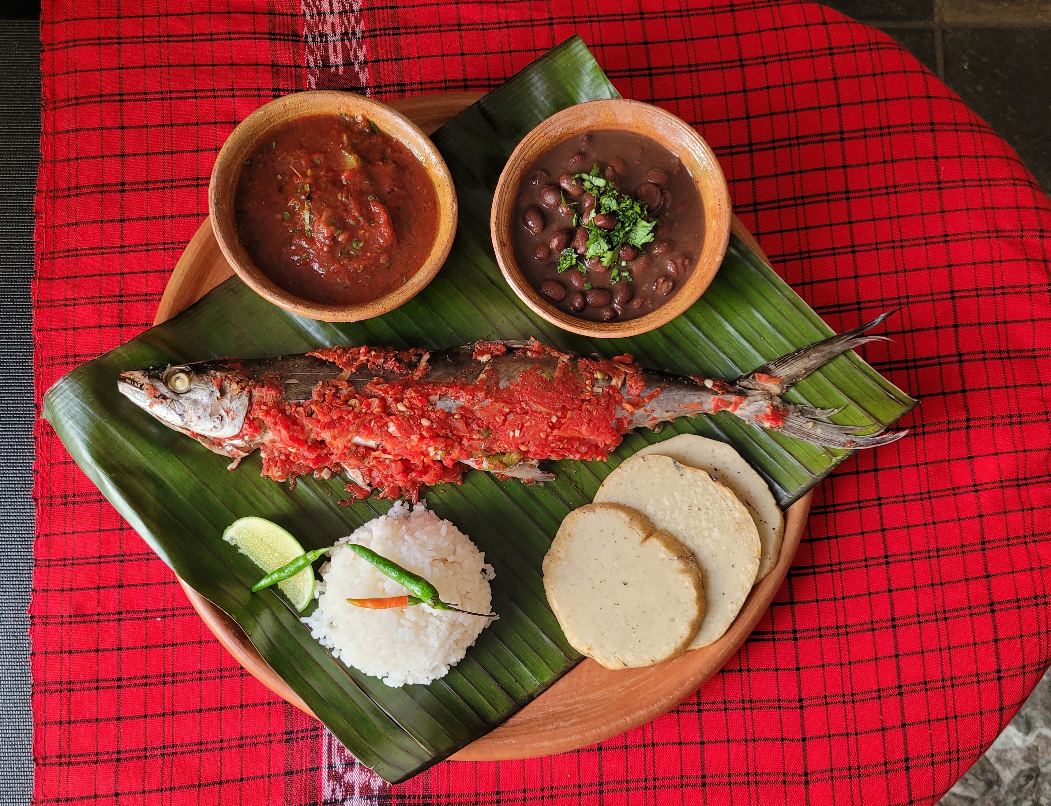 Pak’to’, platillo tradicional con pescado blanco, preparado por la chef Kattia Valdeavellano. (Foto Prensa Libre, cortesía de Kattia Valdeavellano)