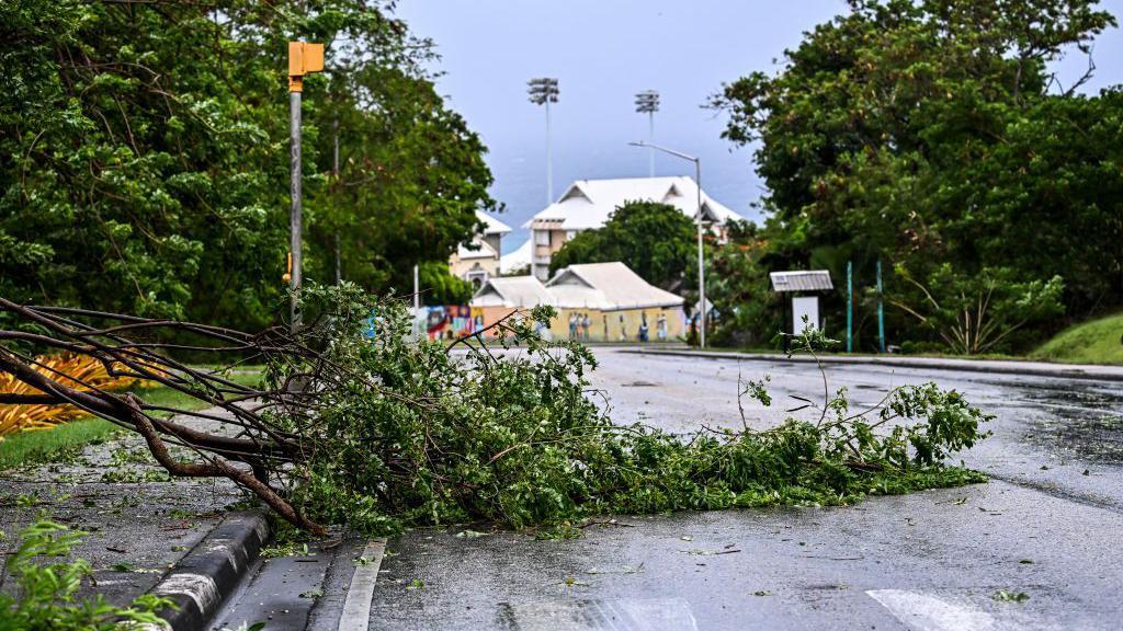 El huracán Beryl pasó cerca de Bridgetown, Barbados.