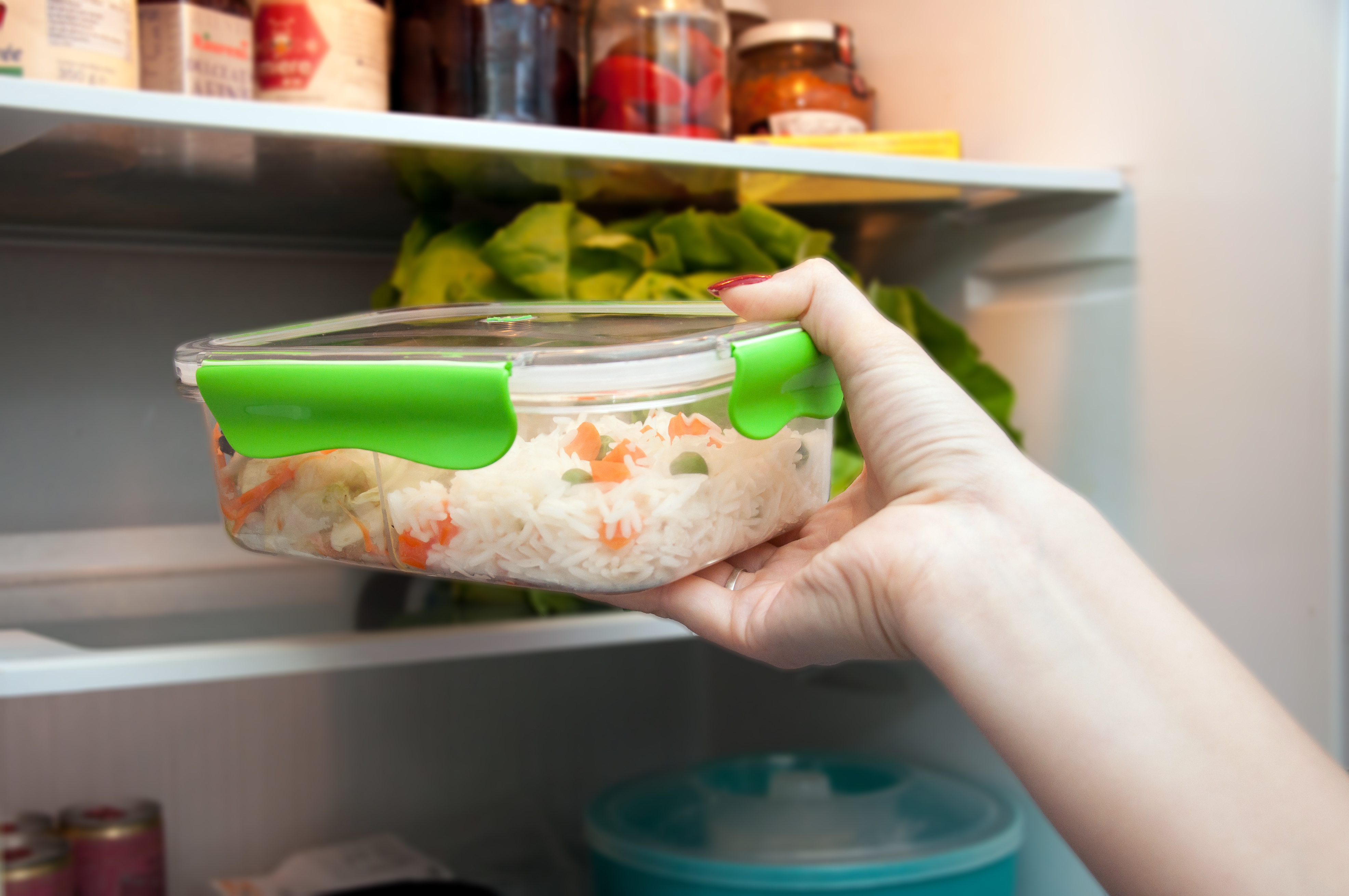 El arroz cocido debe refrigerarse a 4°C o menos y consumirse en cuatro a seis días, sin dejarlo fuera más de dos horas para evitar el crecimiento de bacterias.

(Foto Prensa Libre: Shutterstock)