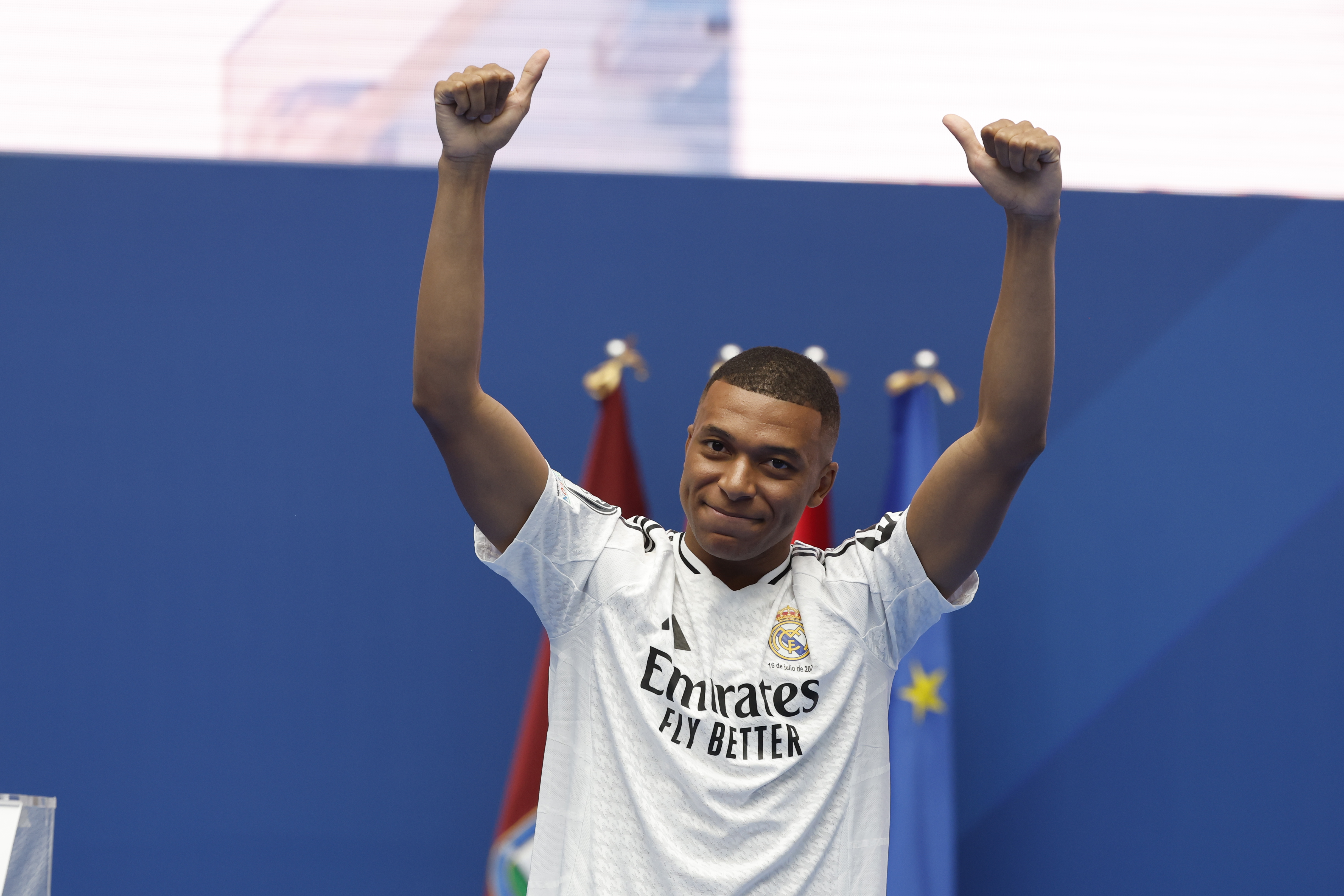 El francés Kylian Mbappé durante su presentación como nuevo jugador del Real Madrid.