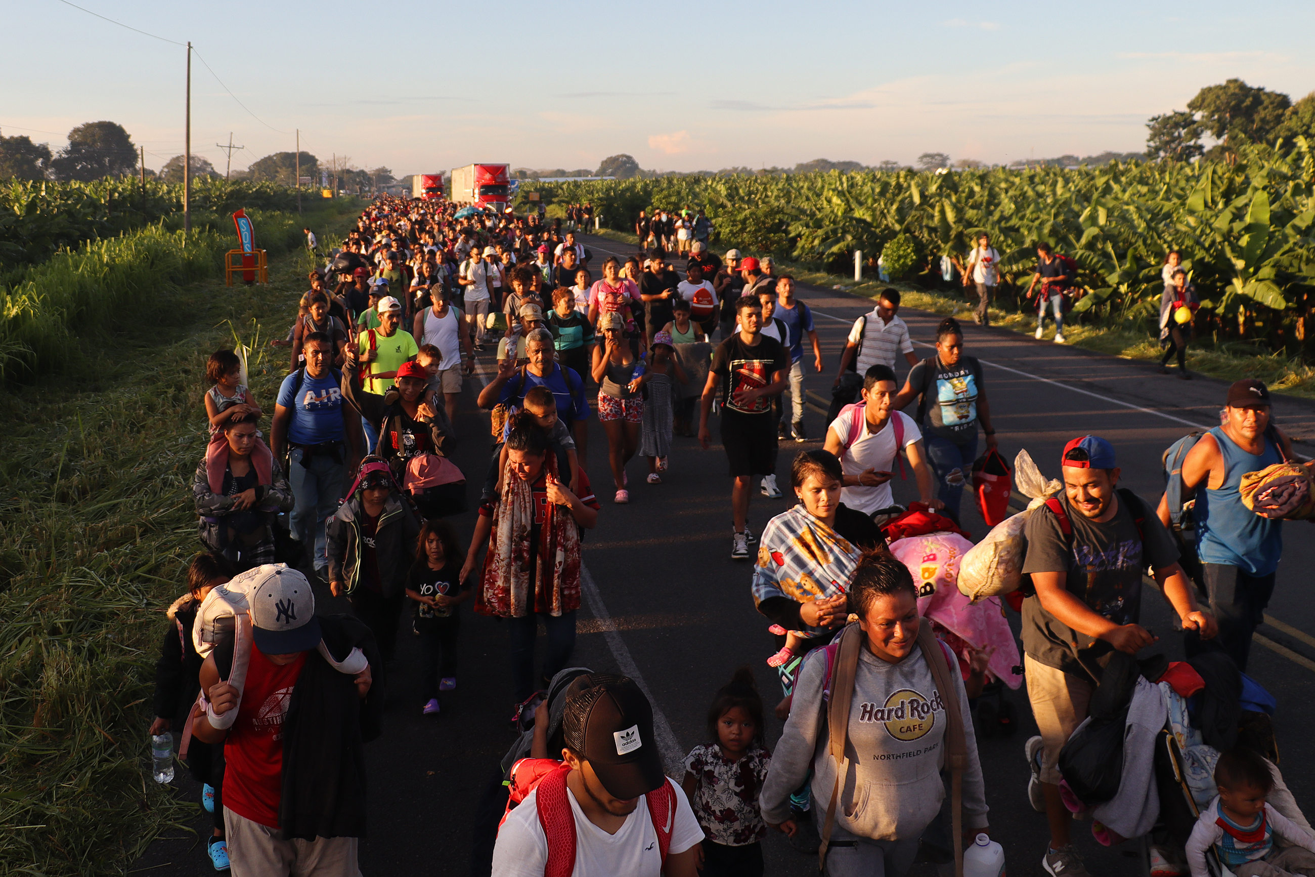 EE. UU. ha suspendido la adjudicación de permisos humanitarios para los migrantes de Cuba, Venezuela, Haití y Nicaragua. (Foto Prensa Libre: EFE/ Juan Manuel Blanco)