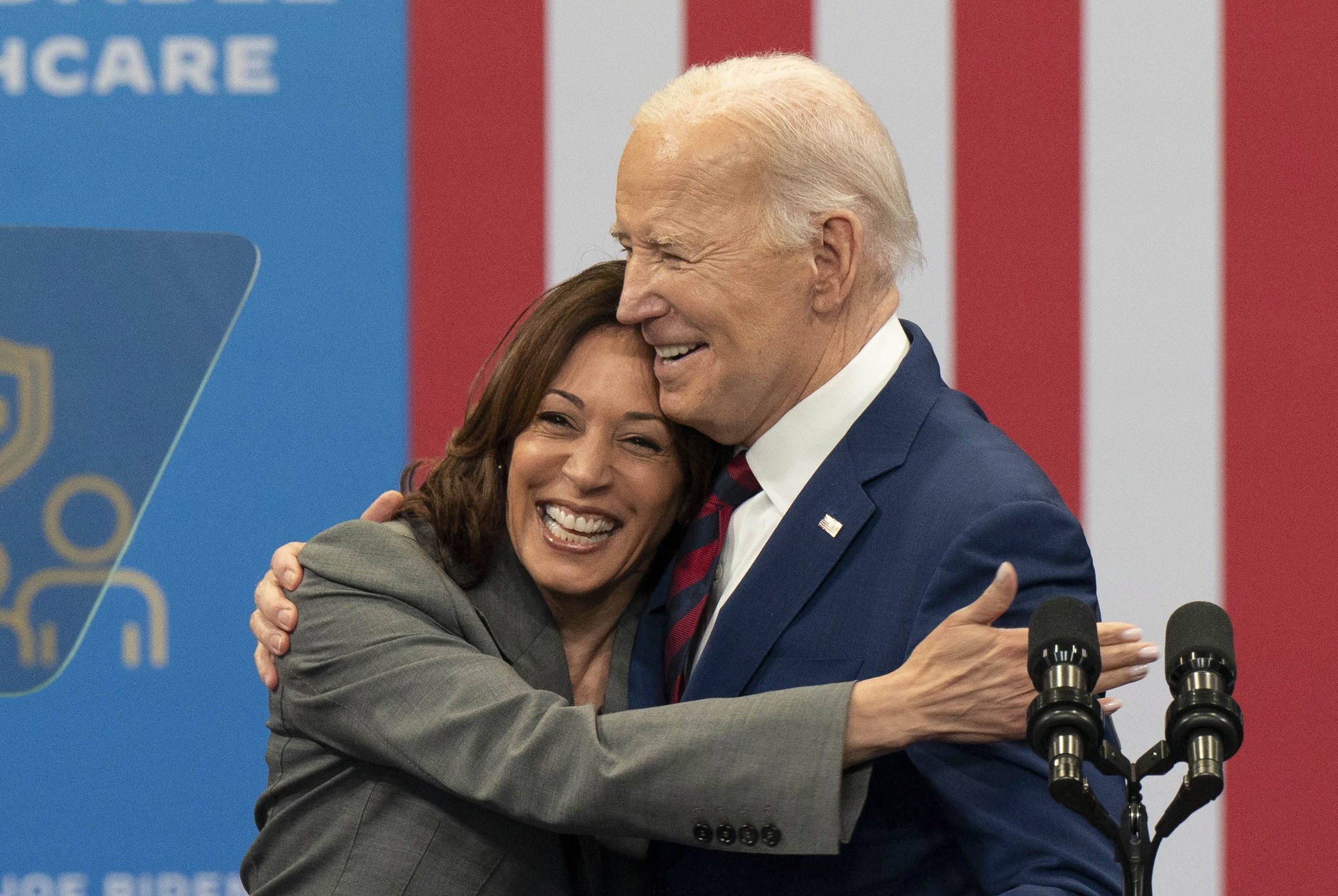 Por medio de una publicación en la red social X (antes Twitter) Joe Biden anunció su renuncia a la candidatura de las elecciones de Estados Unidos. 

(Foto Prensa Libre: EFE)