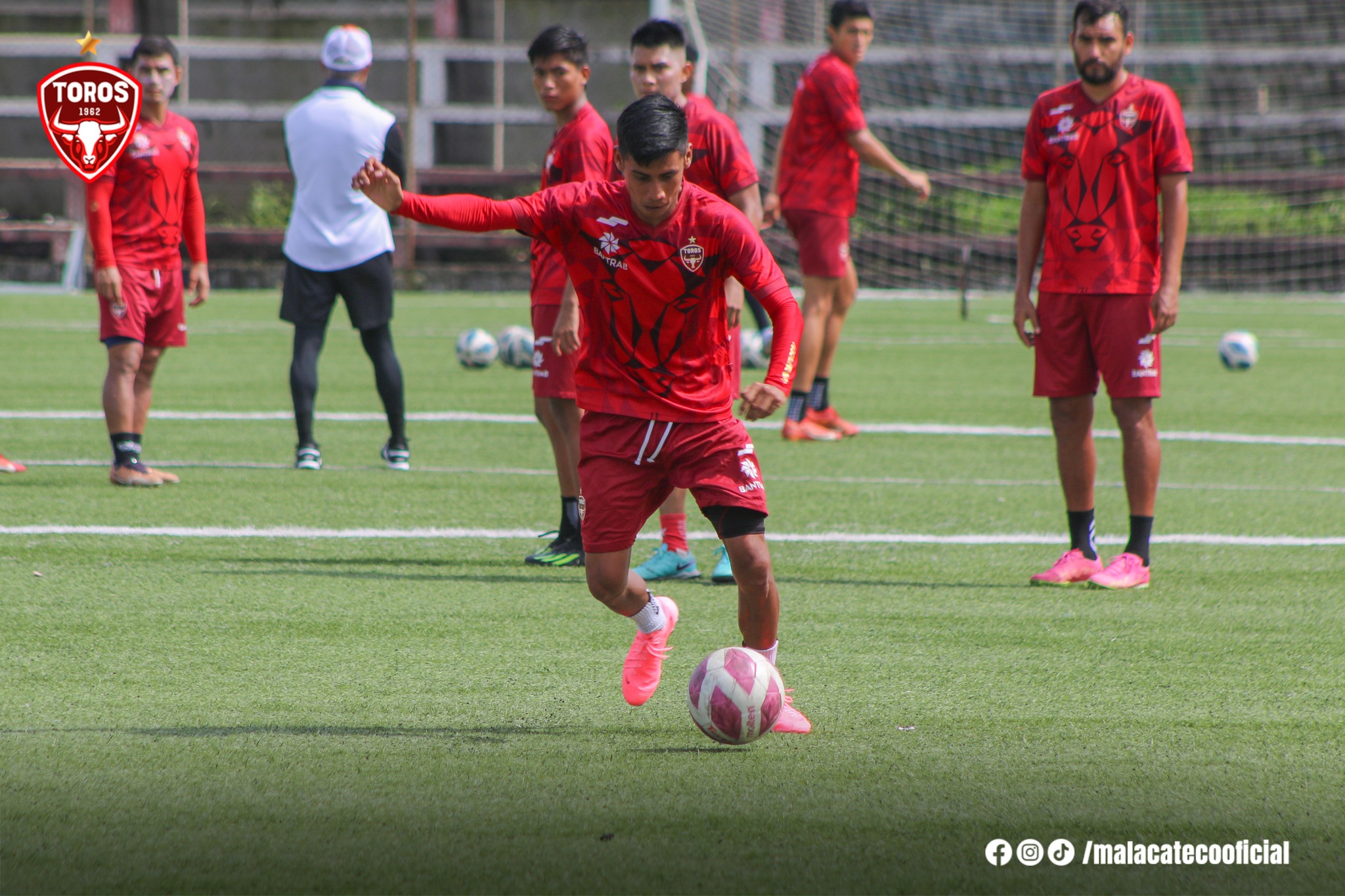 Los jugadores de Malacateco entrenaron días previos al partido de presentación.