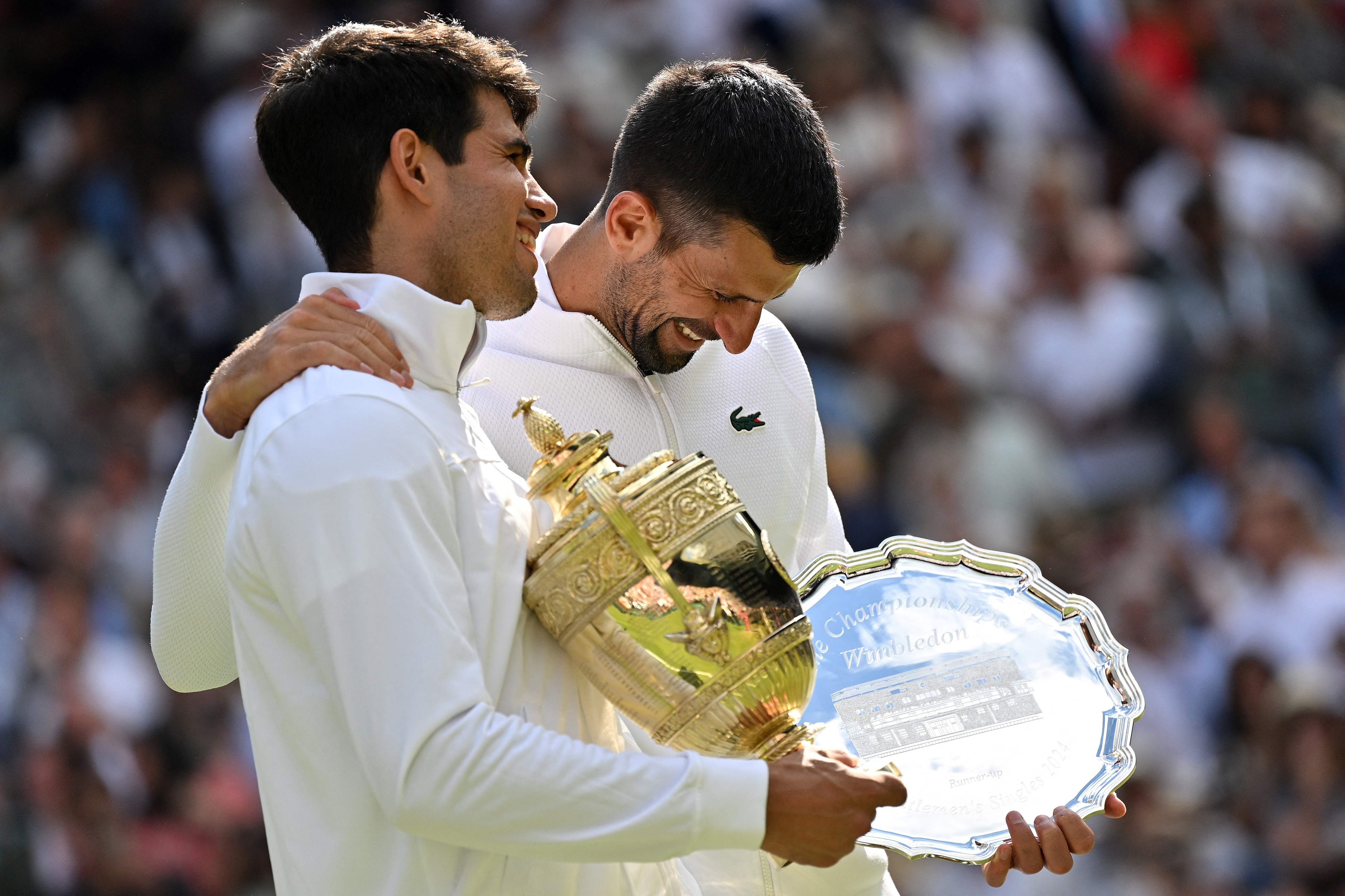 Carlos Alcaraz superó este domingo 14 de julio  del 2024 a Novak Djokovic en la final del Abierto de Wimbledon. (Foto Prensa Libre: AFP).