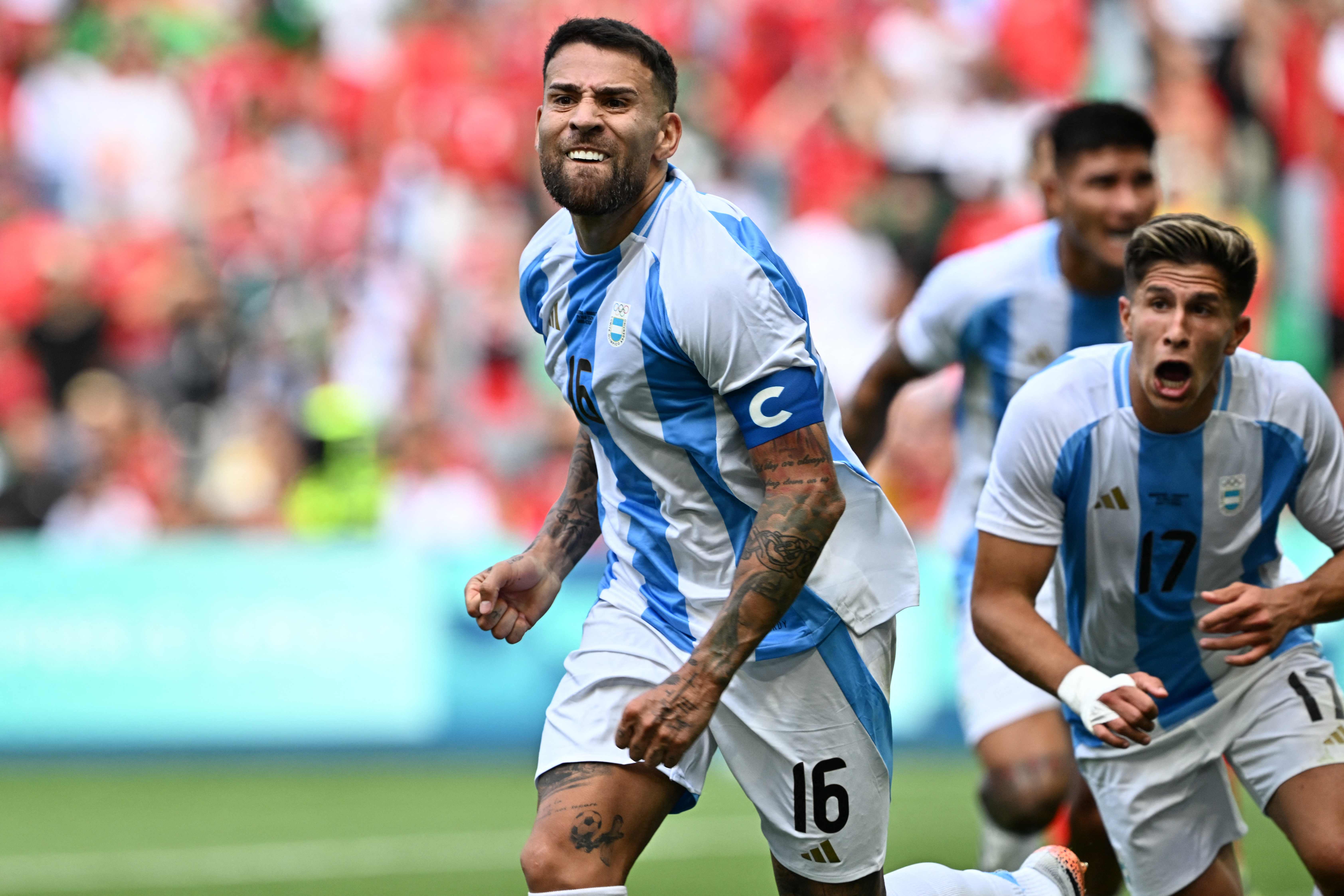 Nicolás Otamendi, capitán de la selección olímpica de Argentina celebrando el gol del empate.