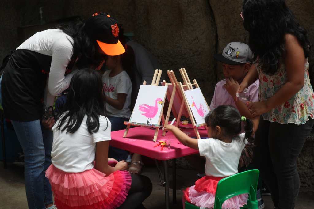 Taller de pintura en honor a la exposición de Flamencos