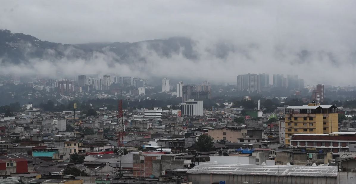 Las condiciones climáticas para este domingo advierten nublados, lluvia y granizo. (Foto Prensa Libre: Hemeroteca PL)
