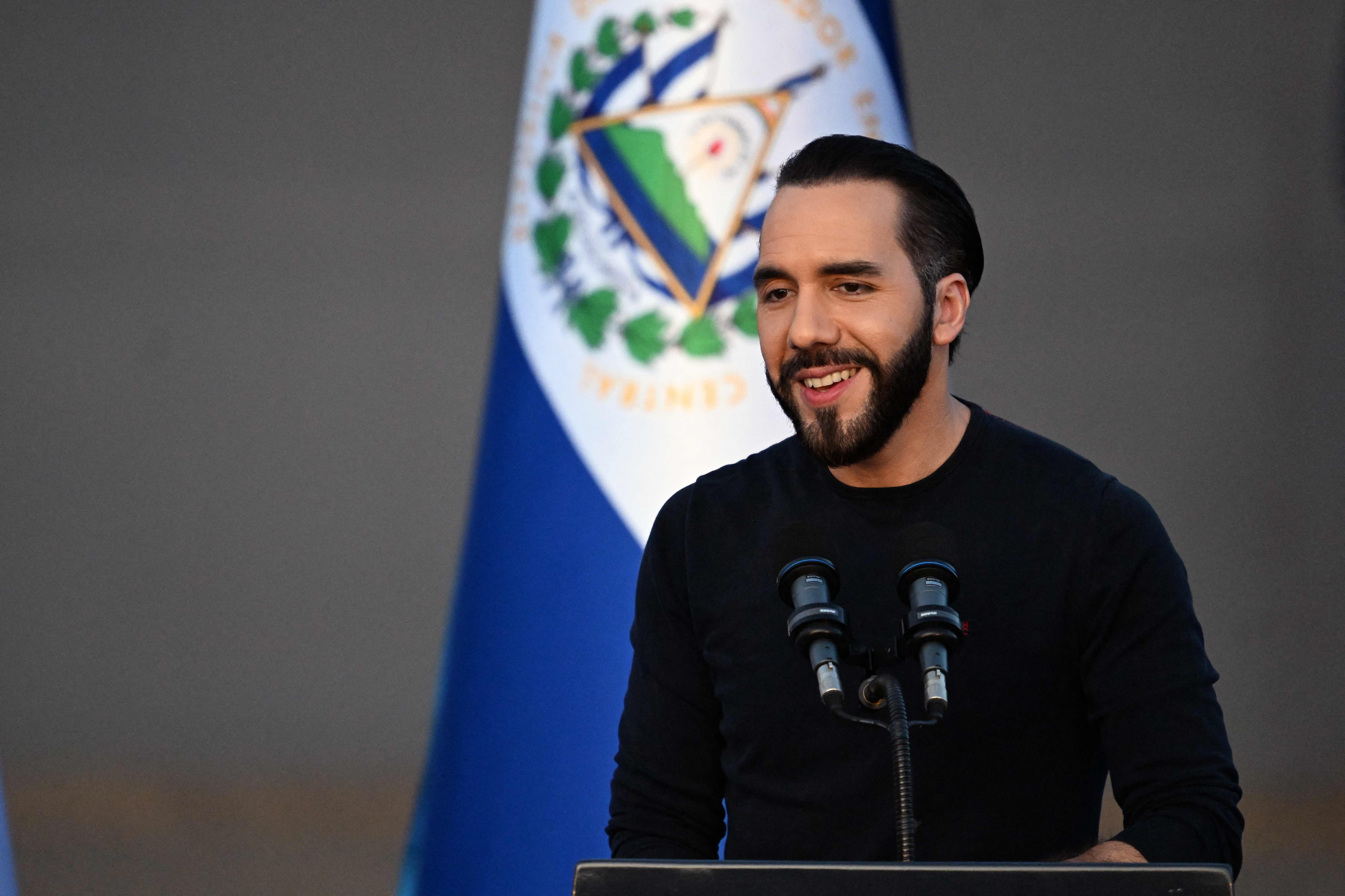 El presidente Nayib Bukele busca implementar medidas en El Salvador para quitar los aranceles a los alimentos de la canasta básica. (Foto Prensa Libre: Marvin RECINOS / AFP)