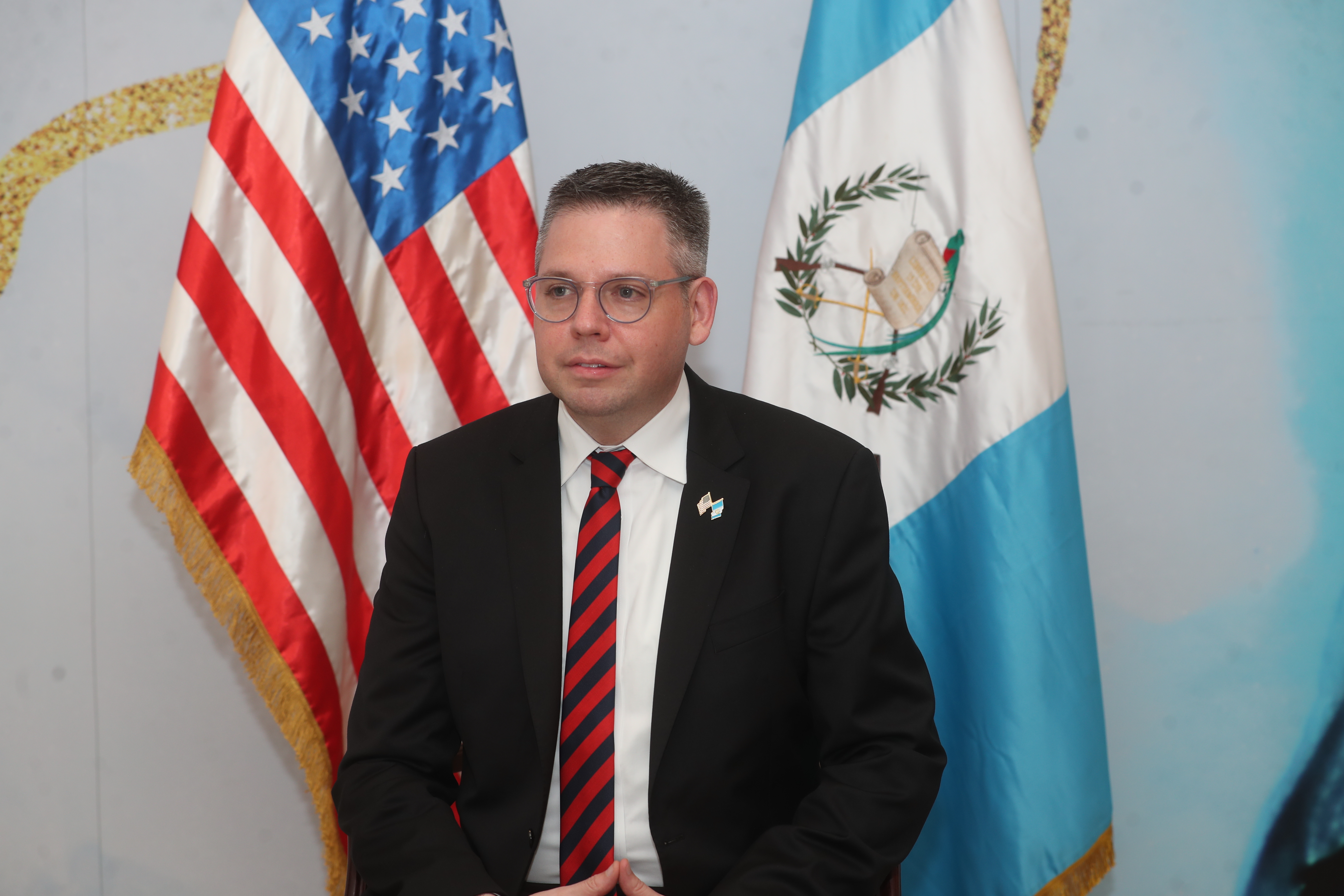 Eric Jacobstein, subsecretario de Comercio de EE. UU. en entrevista a Prensa Libre donde destac el apoyo que el gobierno de Estados Unidos ha tomado para defender la democracia en Guatemala, y considera que despus de la transicin el pas tendr progresos 

Prensa Libre. Erick Avila   23/07/2024