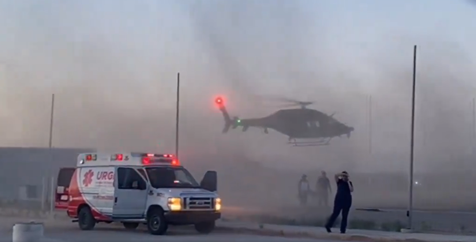 La Secretaría de Seguridad Pública de Chihuahua, México, llevó a cabo un traslado hacia un hospital de Ciudad Juárez de una niña de ocho años herida en un accidente vehicular. (Foto Prensa Libre: captura de pantalla/@comisarioloya).  