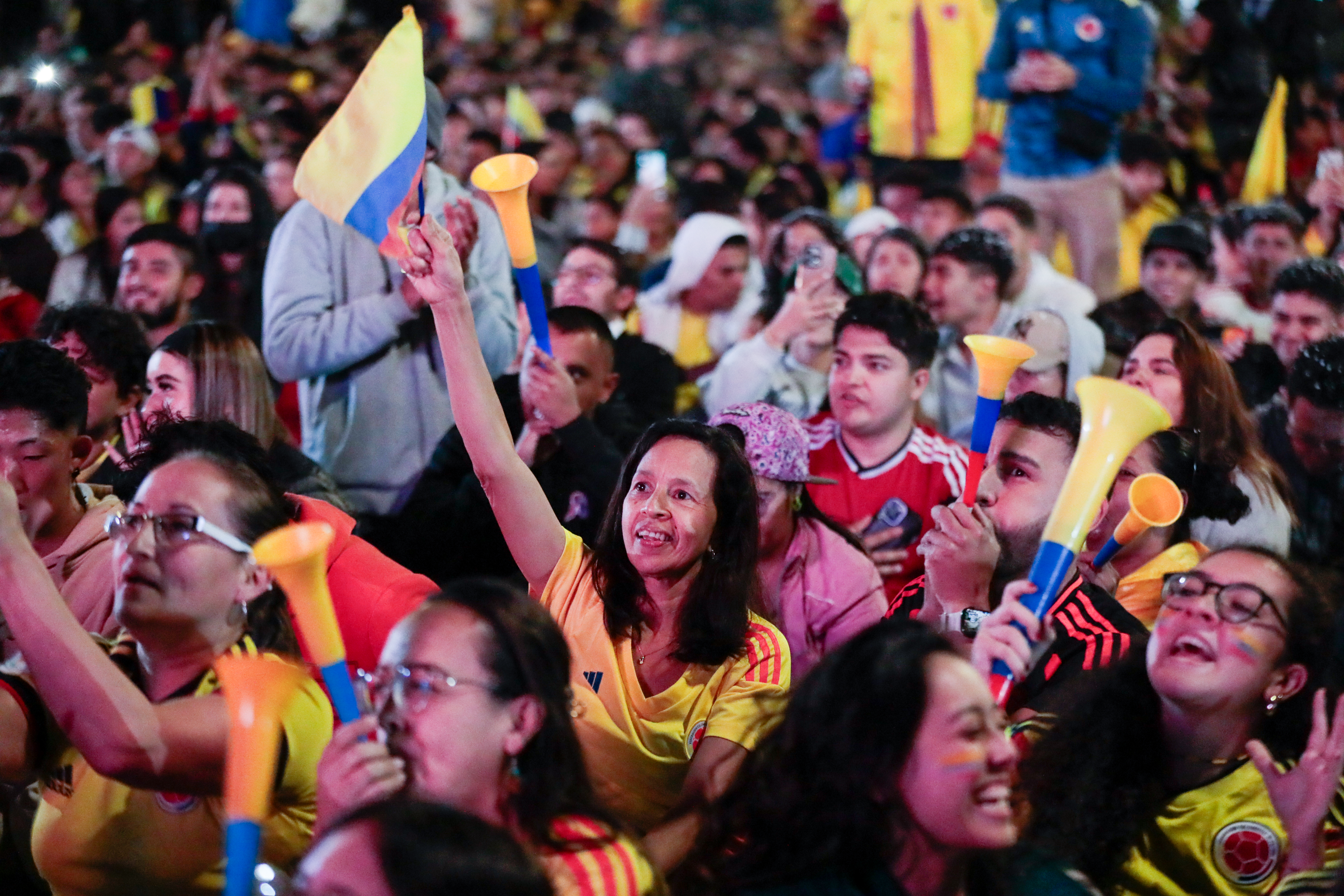 Aficionados alientan a la selección colombiana