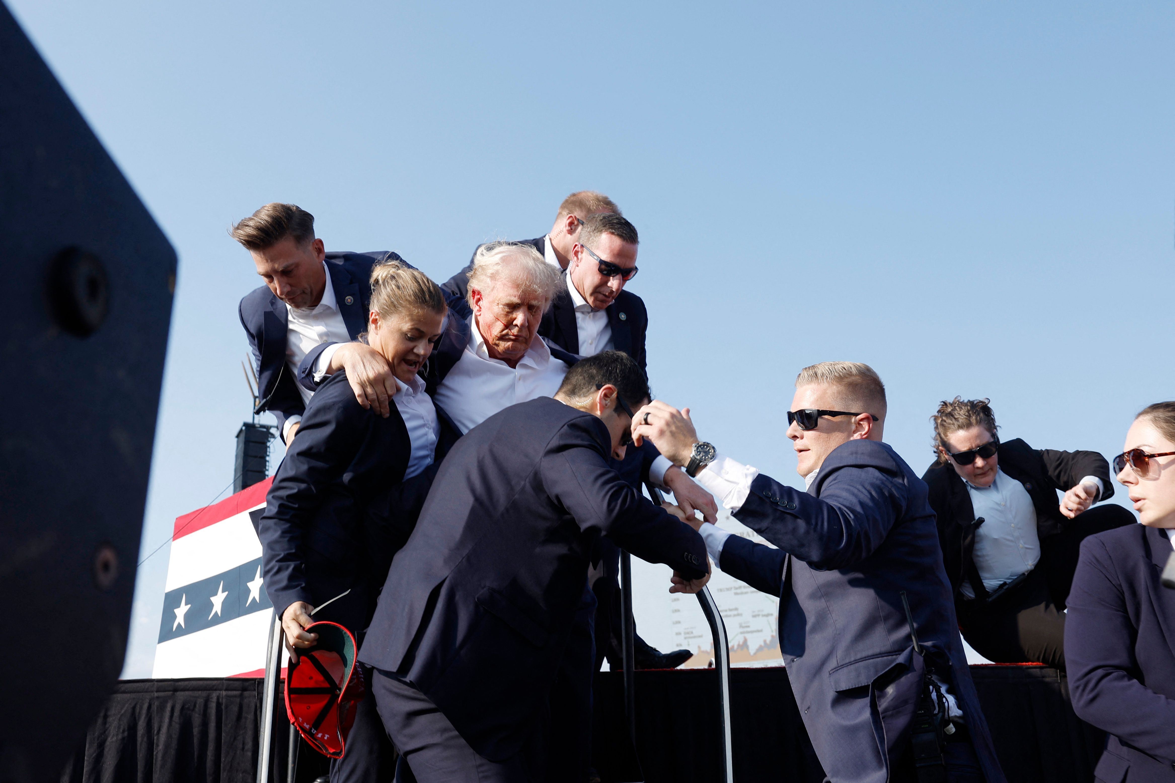 Salen a la luz las imágenes policiales del atentado contra Donald Trump