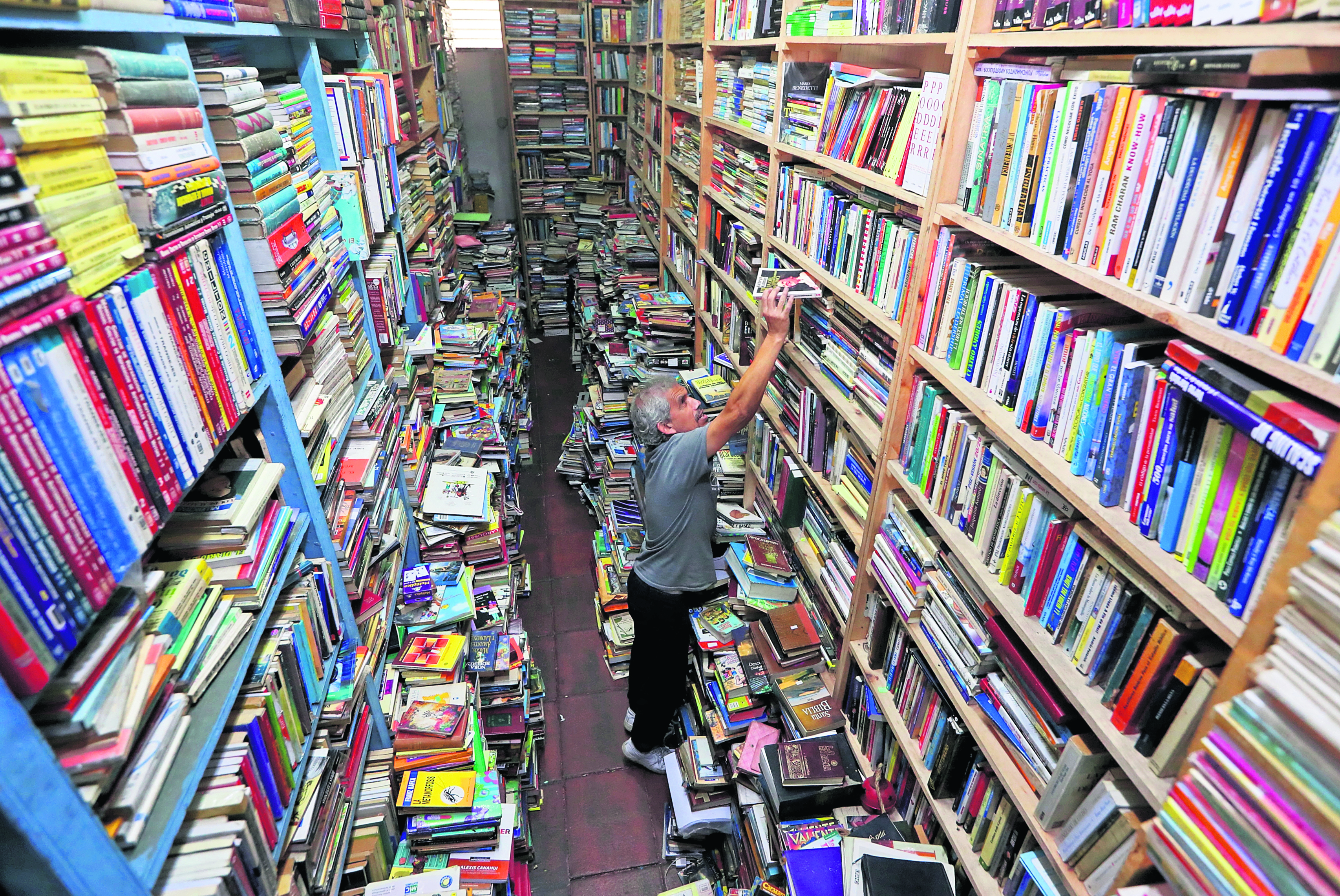 Las ventas de libros usados han proliferado en El Centro Histórico de la ciudad  capital. Personas se interesan cada màs por la lectura.  





Fotografía Esbin Garcia  24-07-24