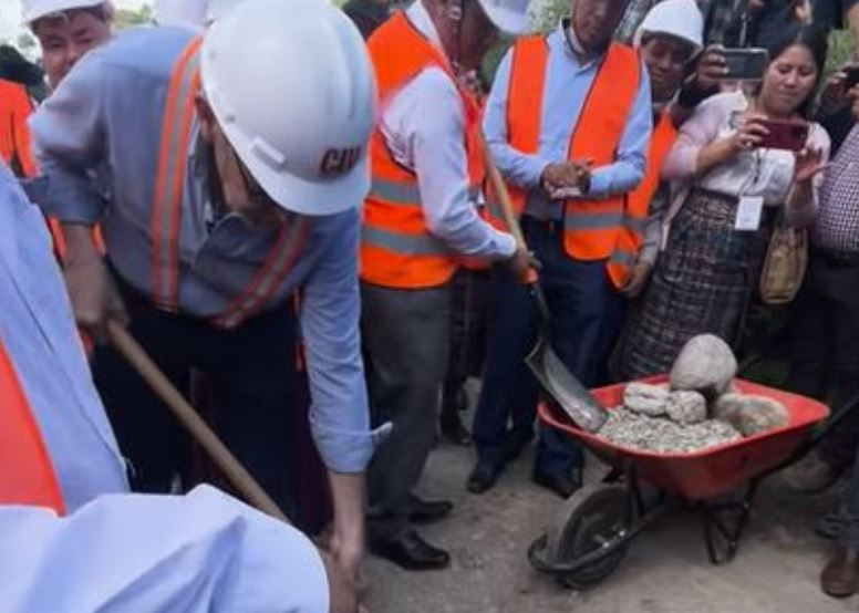 Inicia construcción de tramo carretero entre San Antonio llotenango y ...