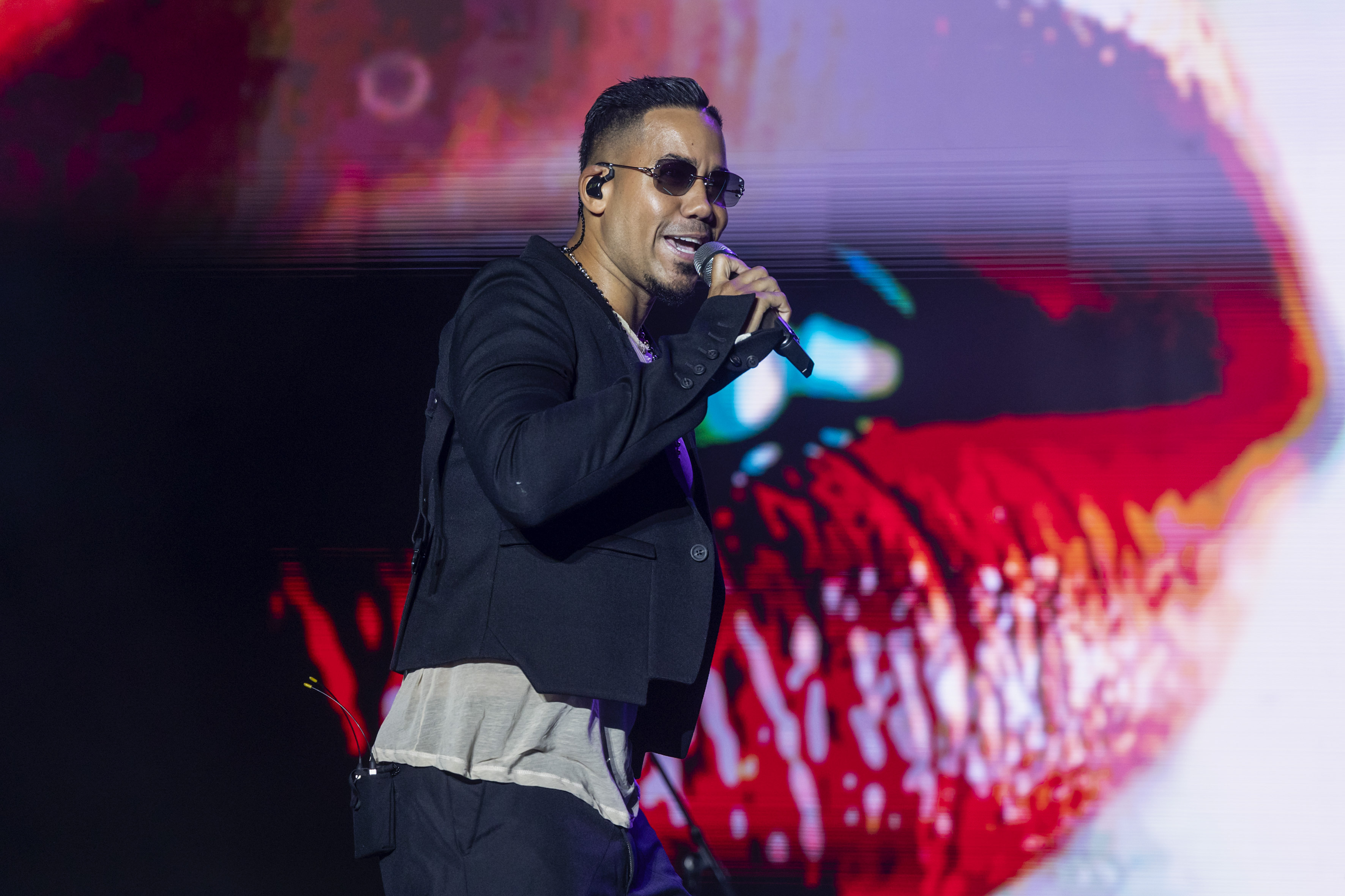 Muchos fans se preguntan cuánto mide Romeo Santos.