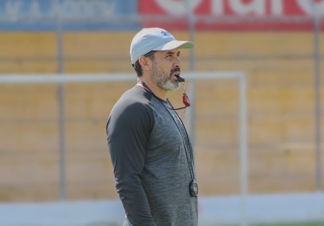 Adrián García Arias es el técnico del Deportivo Achuapa.