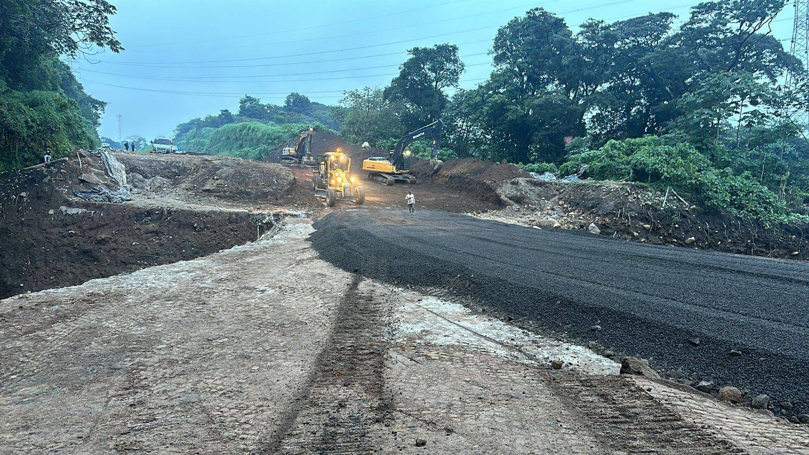 El CIV compartió en redes sociales el jueves 8 de agosto a las 21.18 horas cuál es el estado de los trabajos en el km 44 de la autopista Palín – Escuintla. (Foto Prensa Libre: CIV)