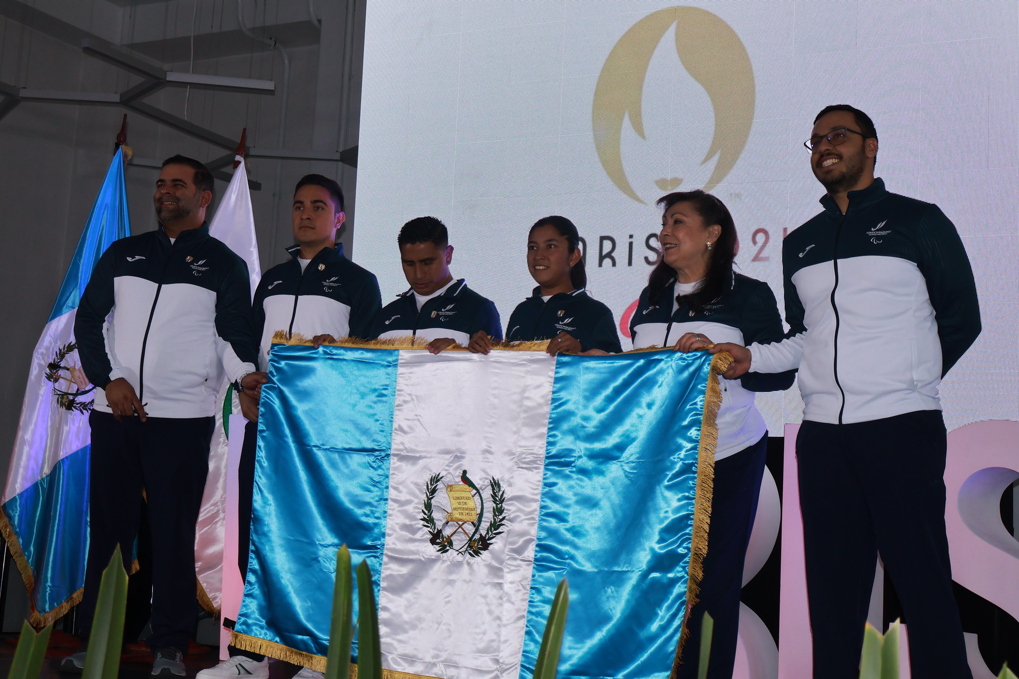 Los atletas guatemaltecos que representarán al país en los Juegos Paralímpicos de París.