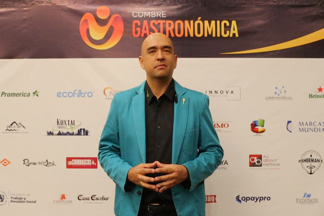 Diego Parra creador de la metodología Masterestaurant. Él fue el orador principal de la II Cumbre Gastronómica en Guatemala