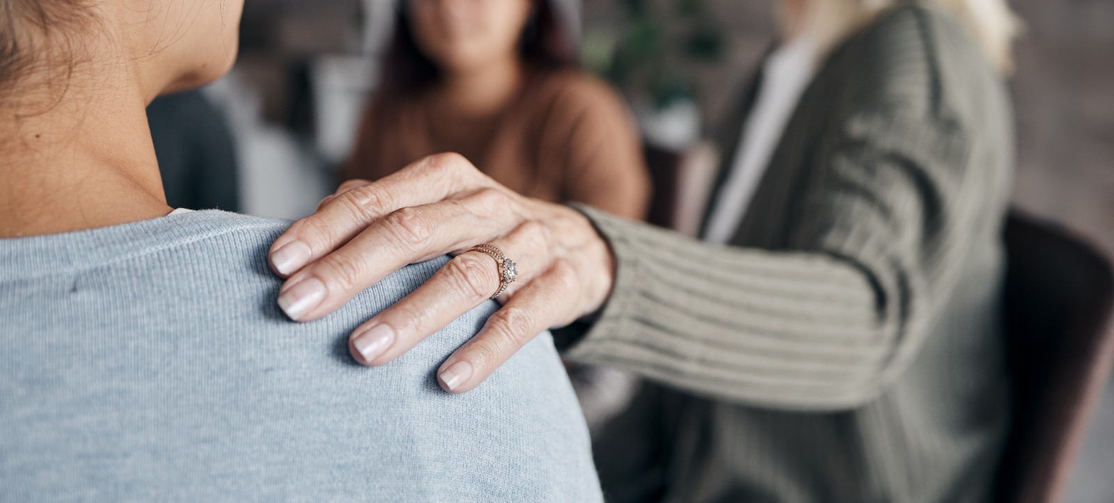 En medida que fluye el perdón no solo nos liberamos del resentimiento, sino también le damos paso a mejorar nuestra relación con el mundo. (Foto Prensa Libre: Shutterstock)