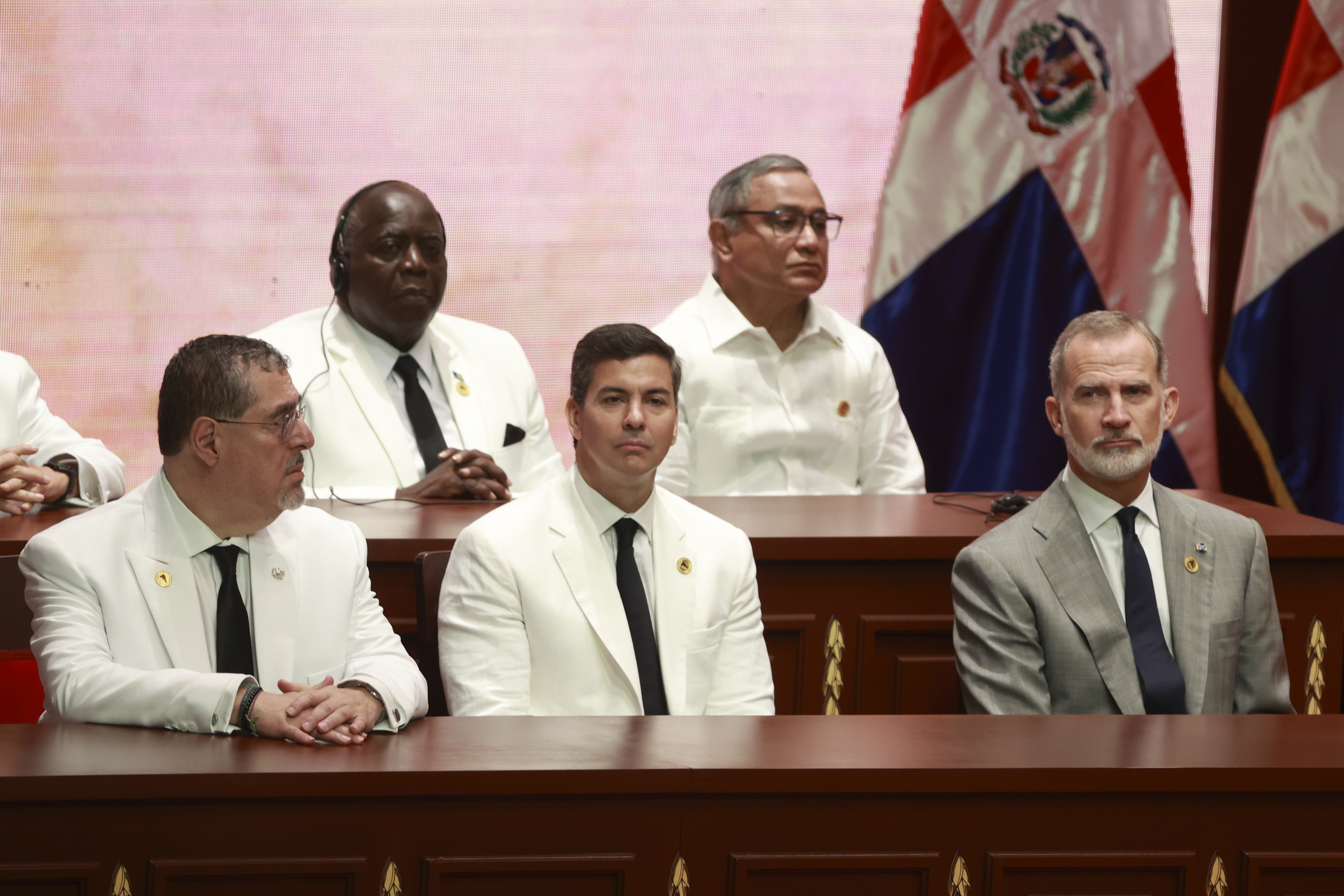 Arévalo meets with authorities from Paraguay and Ukraine and discusses cooperation and democratic challenges