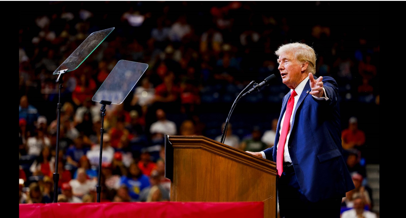 Donald Trump denunció que "enemigos de EE. UU." había logrado ingresar a su campaña. (Foto Prensa Libre: AFP)