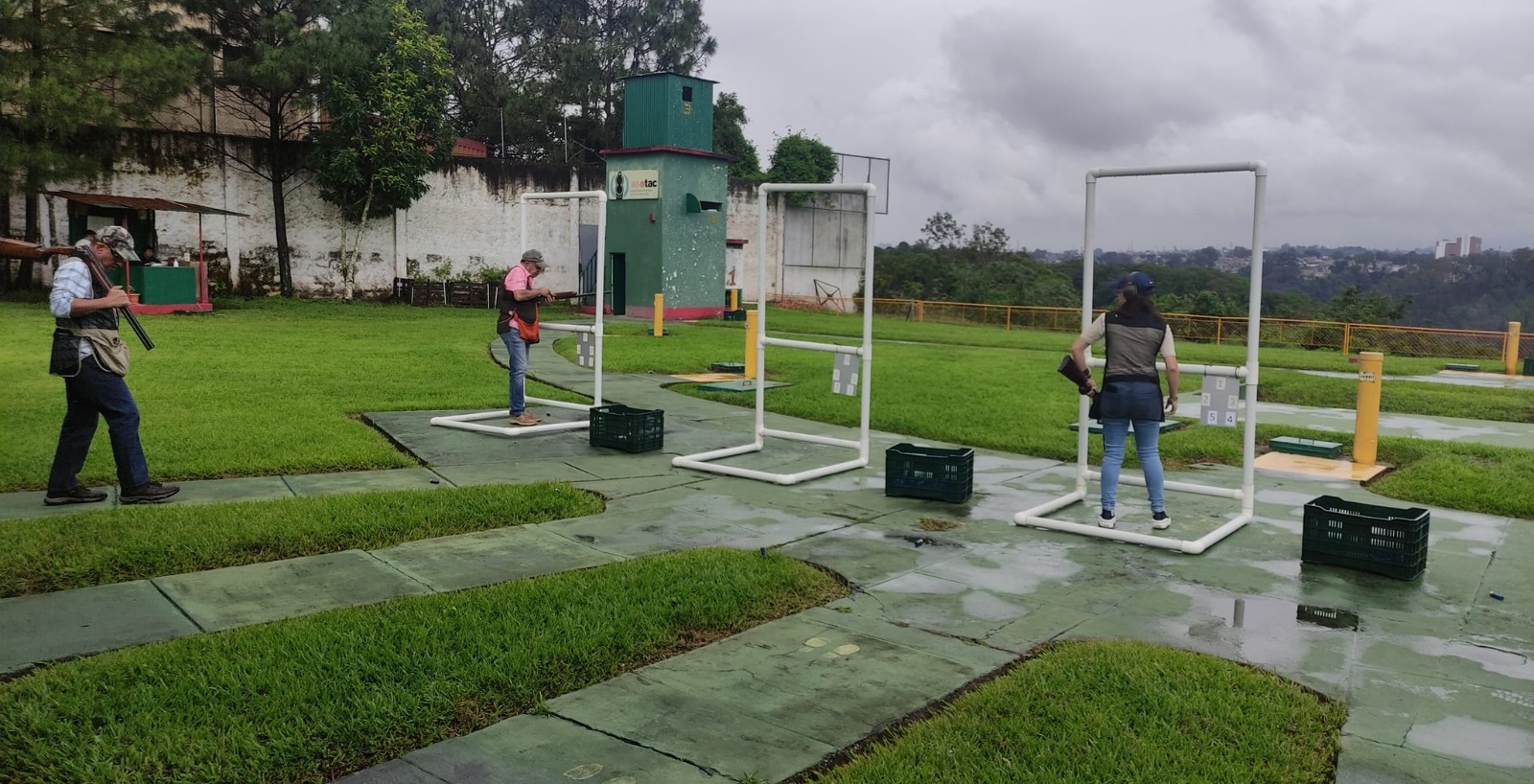 Las instalaciones en donde entrenan los atletas de tiro con armas.