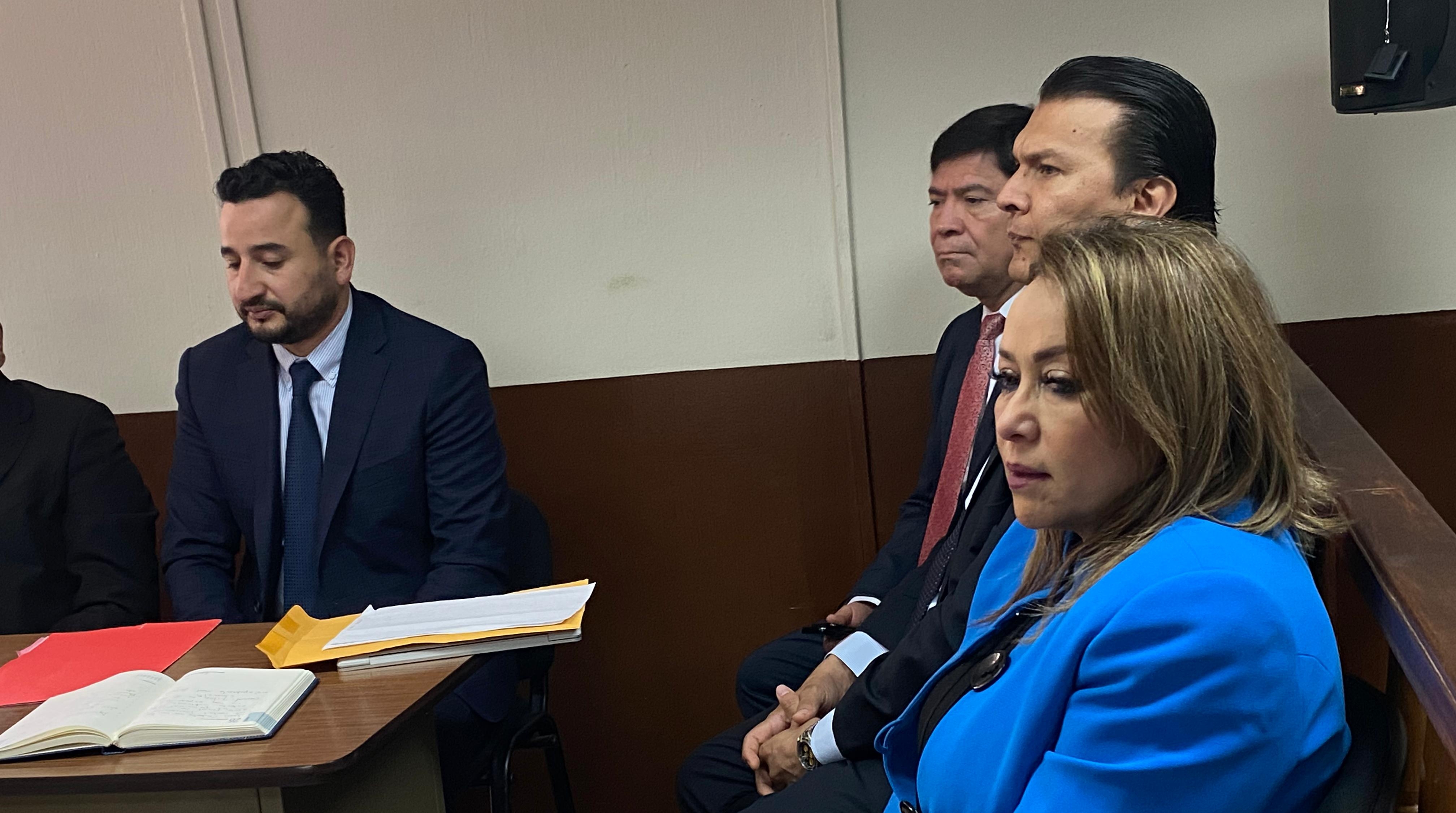 Los magistrados titulares del Tribunal Supremo Electoral (TSE) Irma Palencia, Gabriel Aguilera y Ranulfo Rojas acuden a la audiencia de recusación planteada por el Ministerio Público contra el Juzgado Segundo. (Foto Prensa Libre: Carlos Ochoa). 