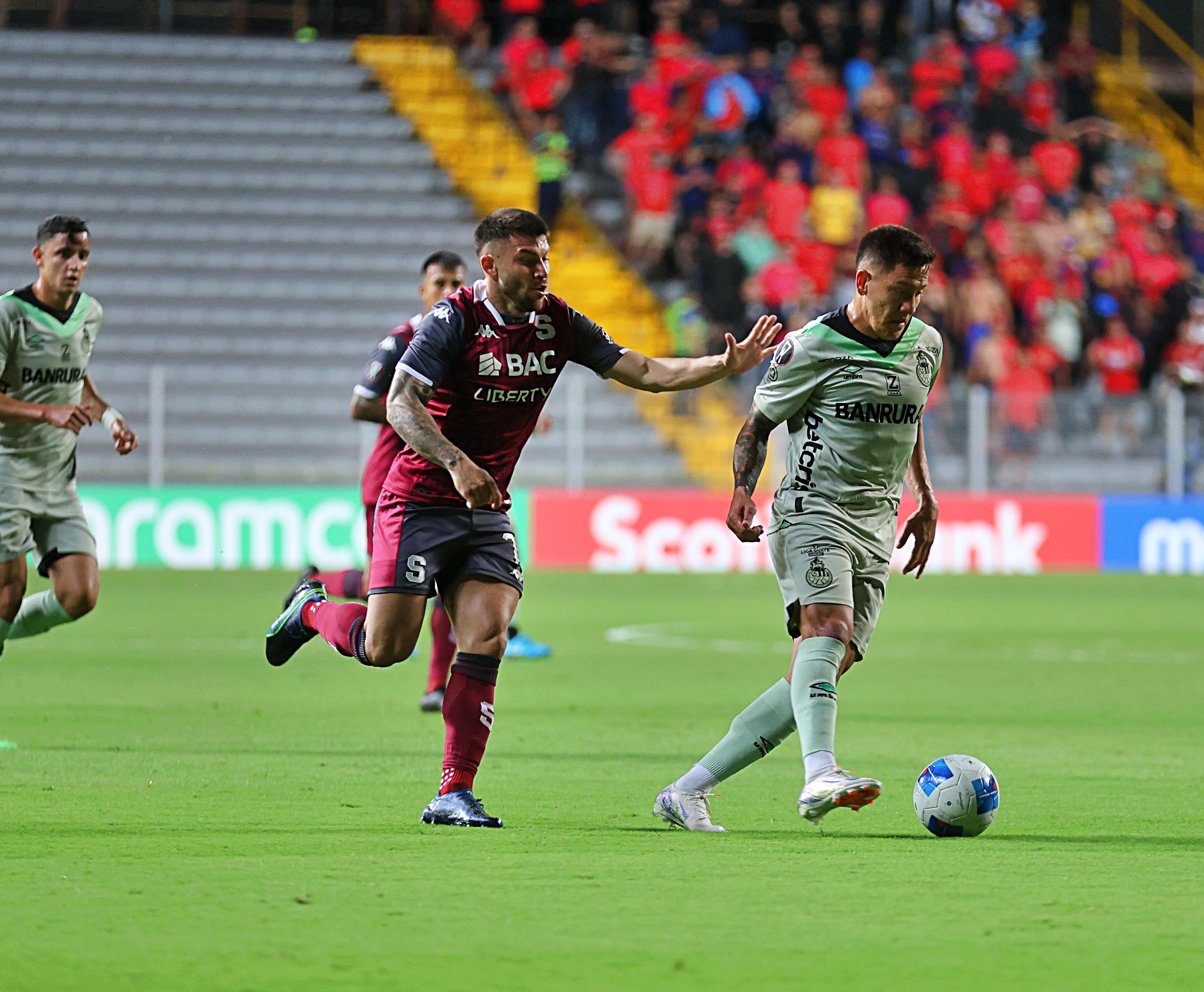 Municipal no pudo contra el Monstruo Morado del Saprissa.