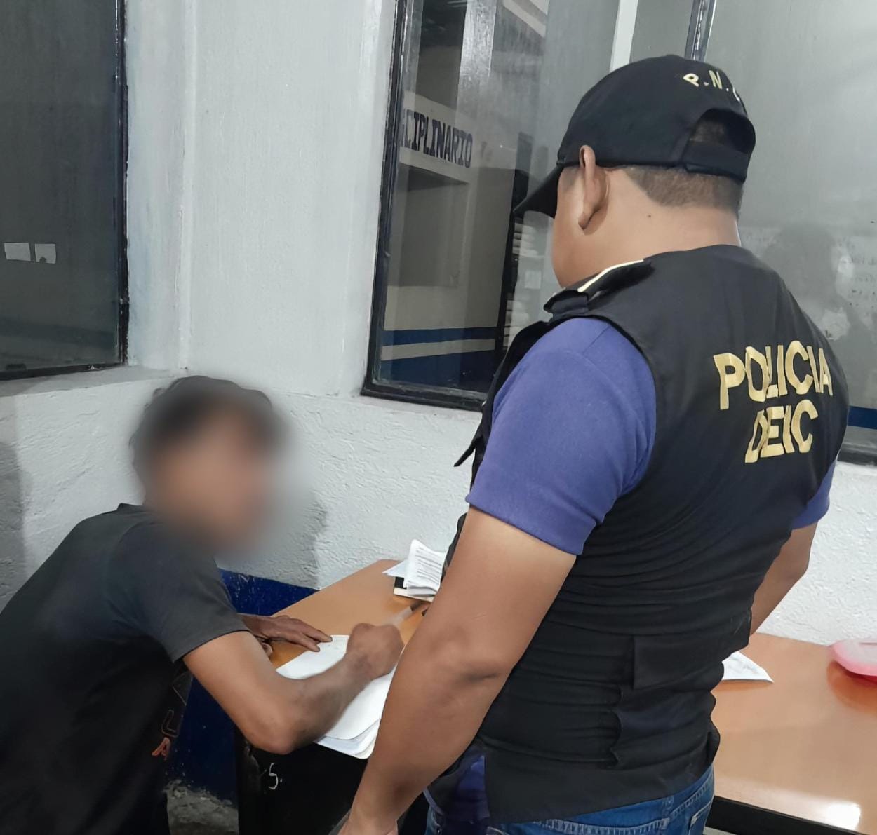 Un hombre de nacionalidad hondureña es señalado de haber matado a un taxista. (Foto Prensa Libre: PNC)