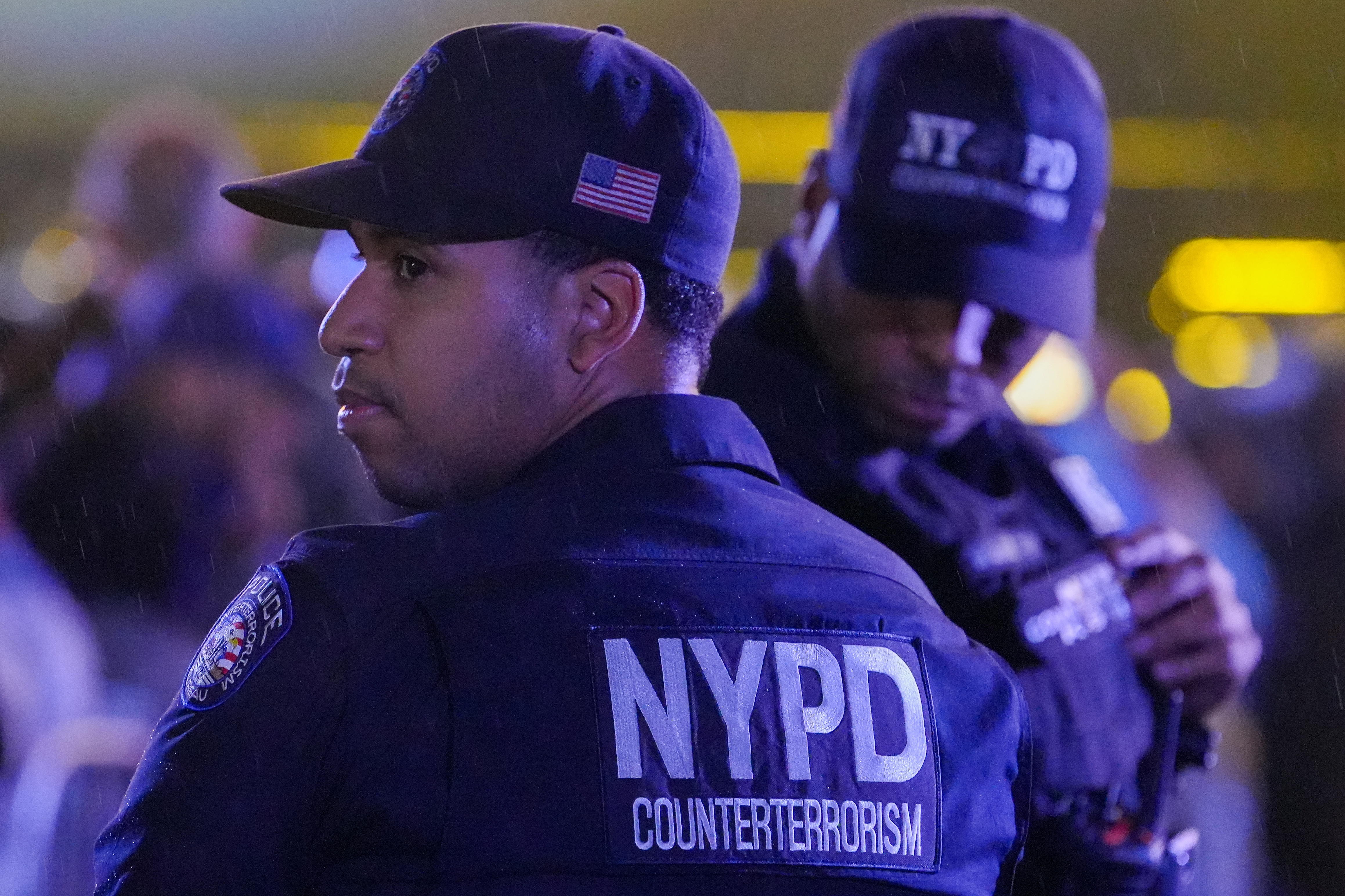 La policía de Nueva York se encuentra investigando los asesinatos.