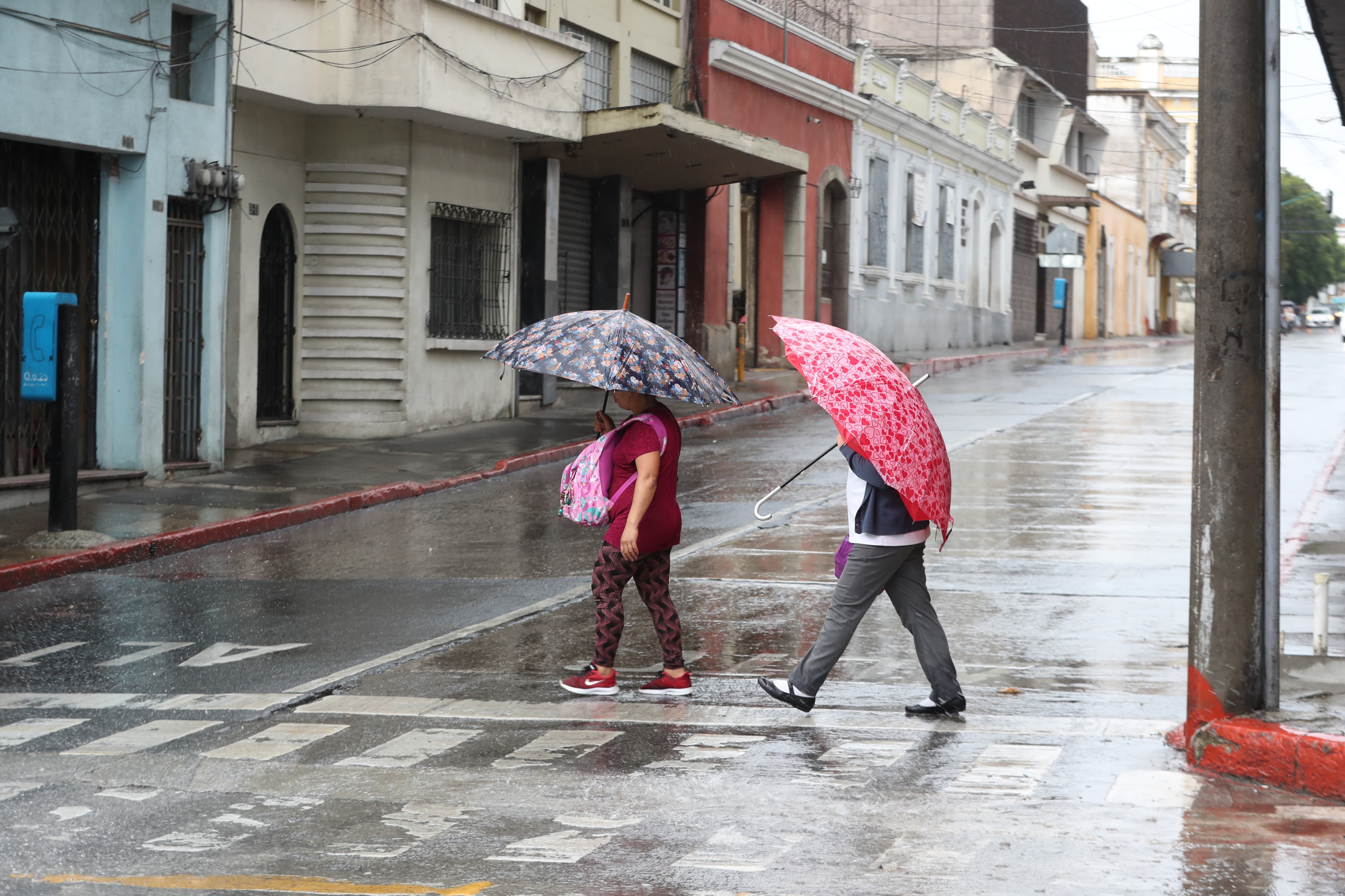 Autoridades del Insivumeh alertan de lluvias para el martes 17 de septiembre. (Foto Prensa Libre: María Renée Barrientos)