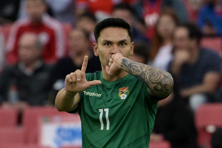 Carmelo Algarañaz celebra su gol ante Chile por las eliminatorias sudamericanas.