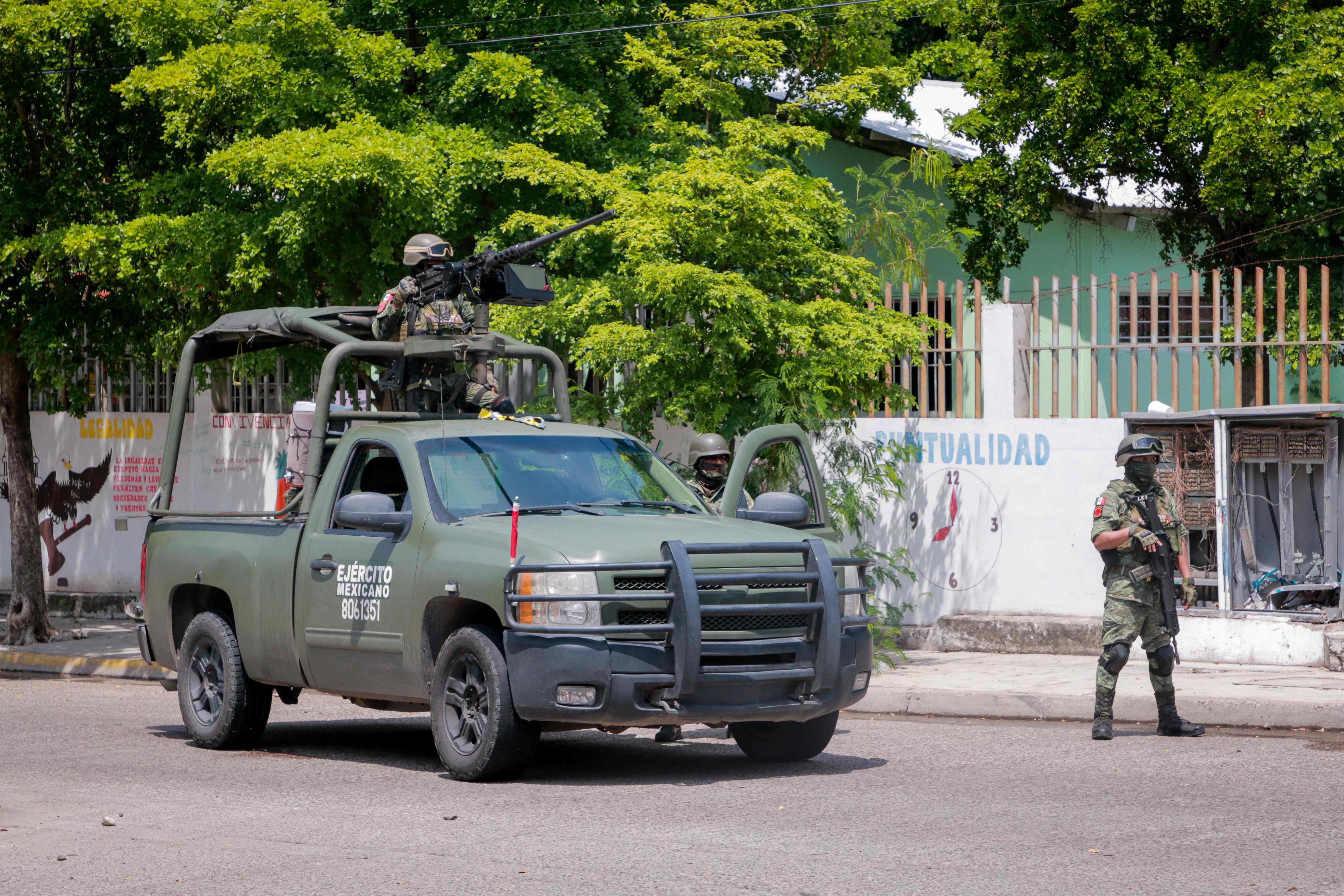 La Guardia Nacional y de seguridad estatal de México realizaron el operativo para detener a Alexander.