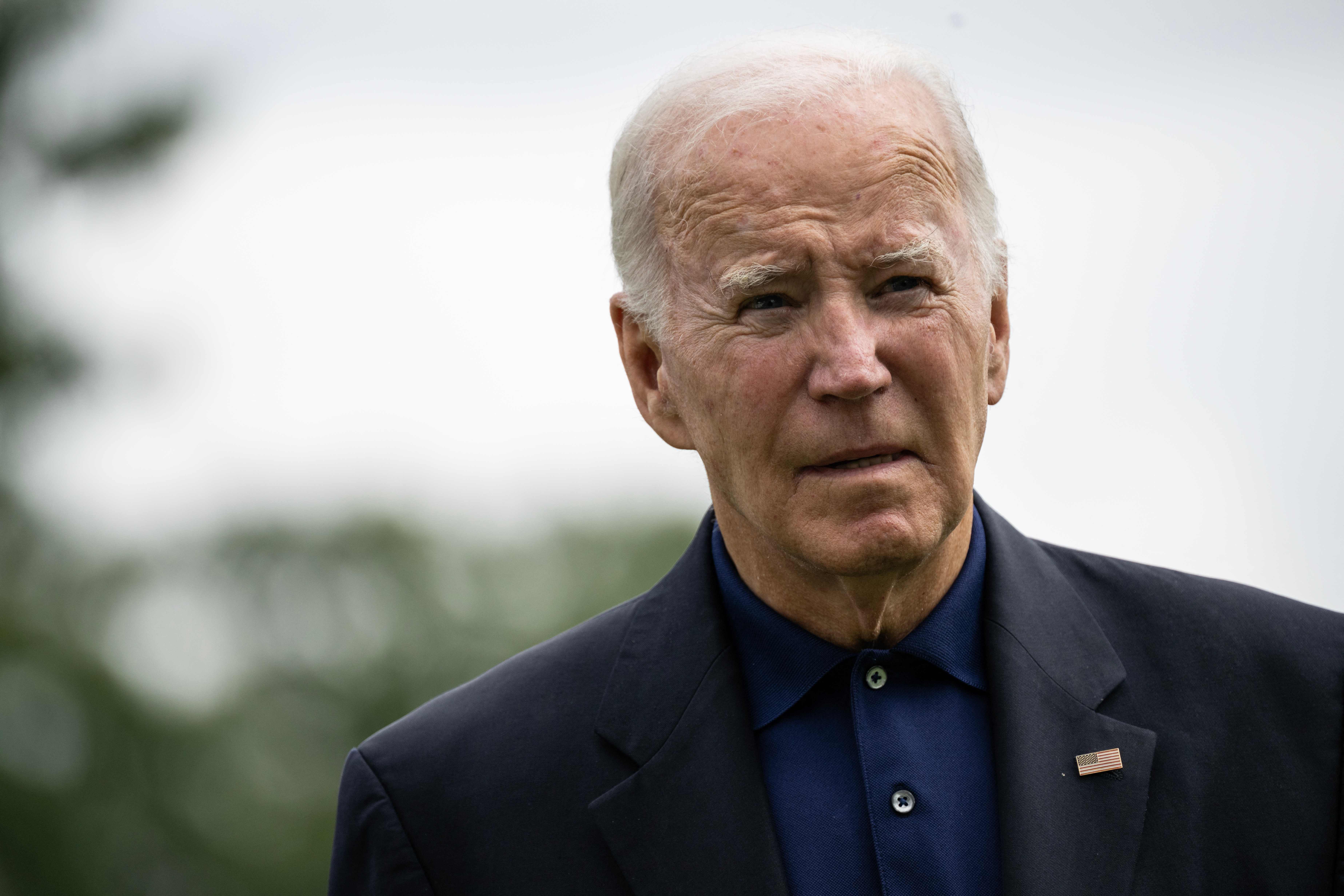 Joe Biden busca prohibir la importación y venta de vehículos con tecnología de China y Rusia