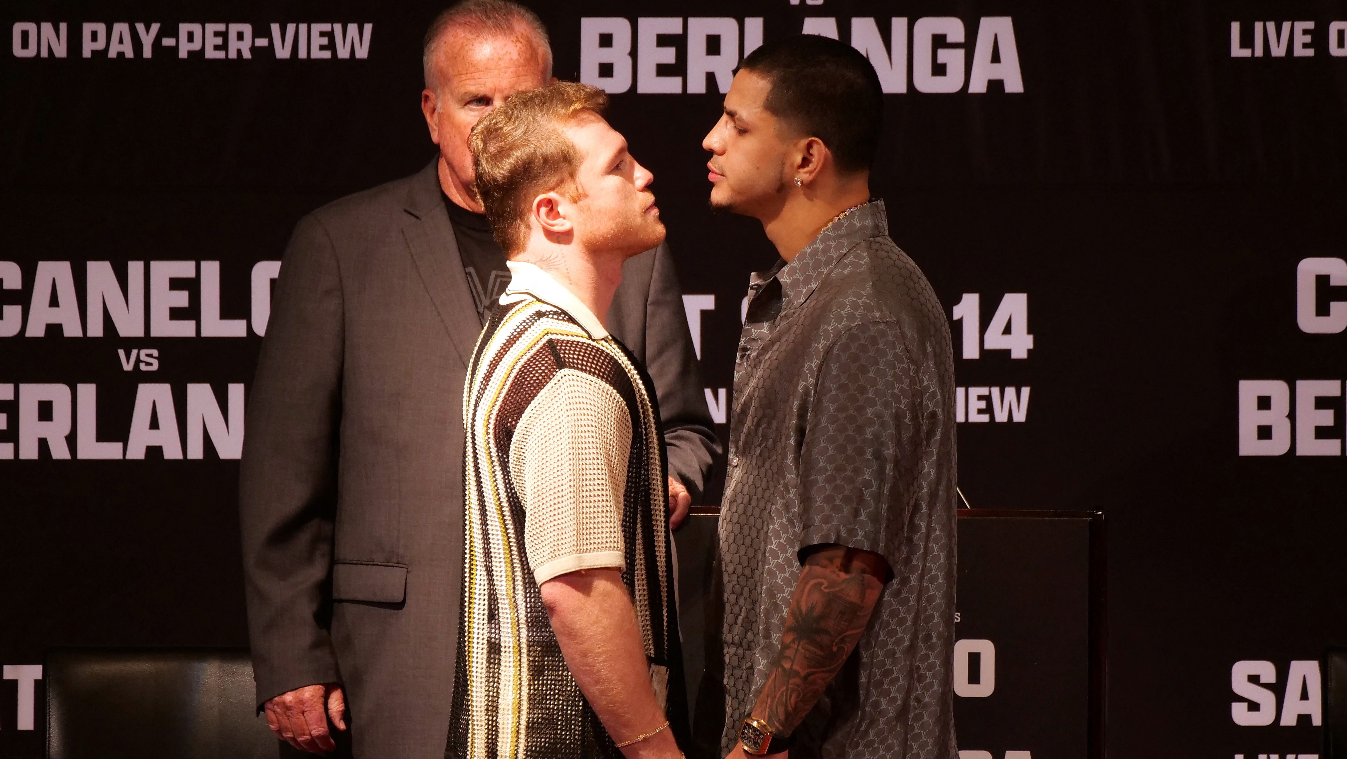 BEVERLY HILLS, CALIFORNIA - AUGUST 06: Canelo Alvarez and Edgar Berlanga face off during a press conference to promote their September 14th fight at The Beverly Hills Hotel  Crystal Ballroom on August 06, 2024 in Beverly Hills, California.   Kaelin Mendez/Getty Images/AFP (Photo by Kaelin Mendez / GETTY IMAGES NORTH AMERICA / Getty Images via AFP)