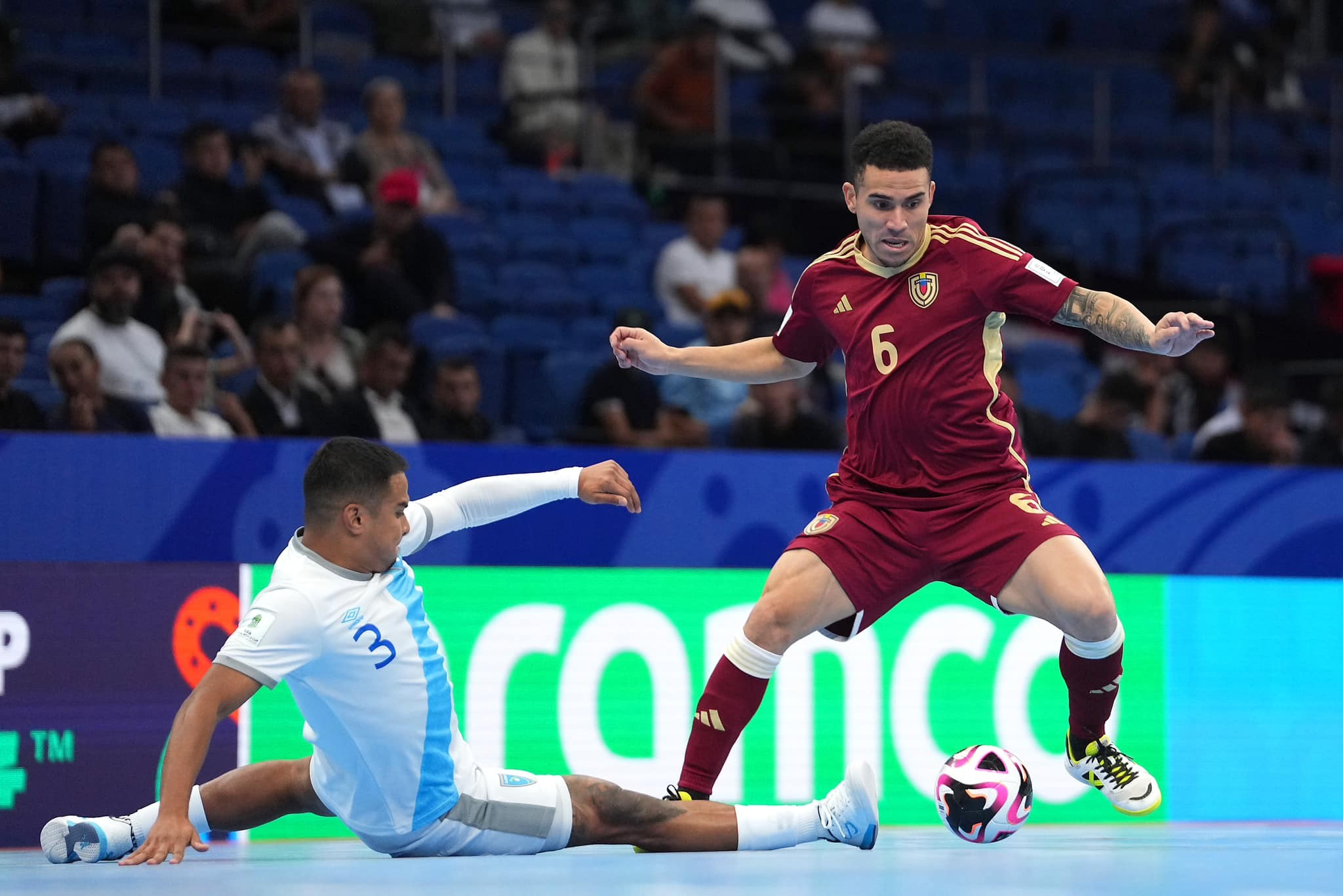 La selección de futsal de Venezuela accedió a cuartos de final del Mundial de Uzbekistán. (Foto Prensa Libre. FEDEFUT)