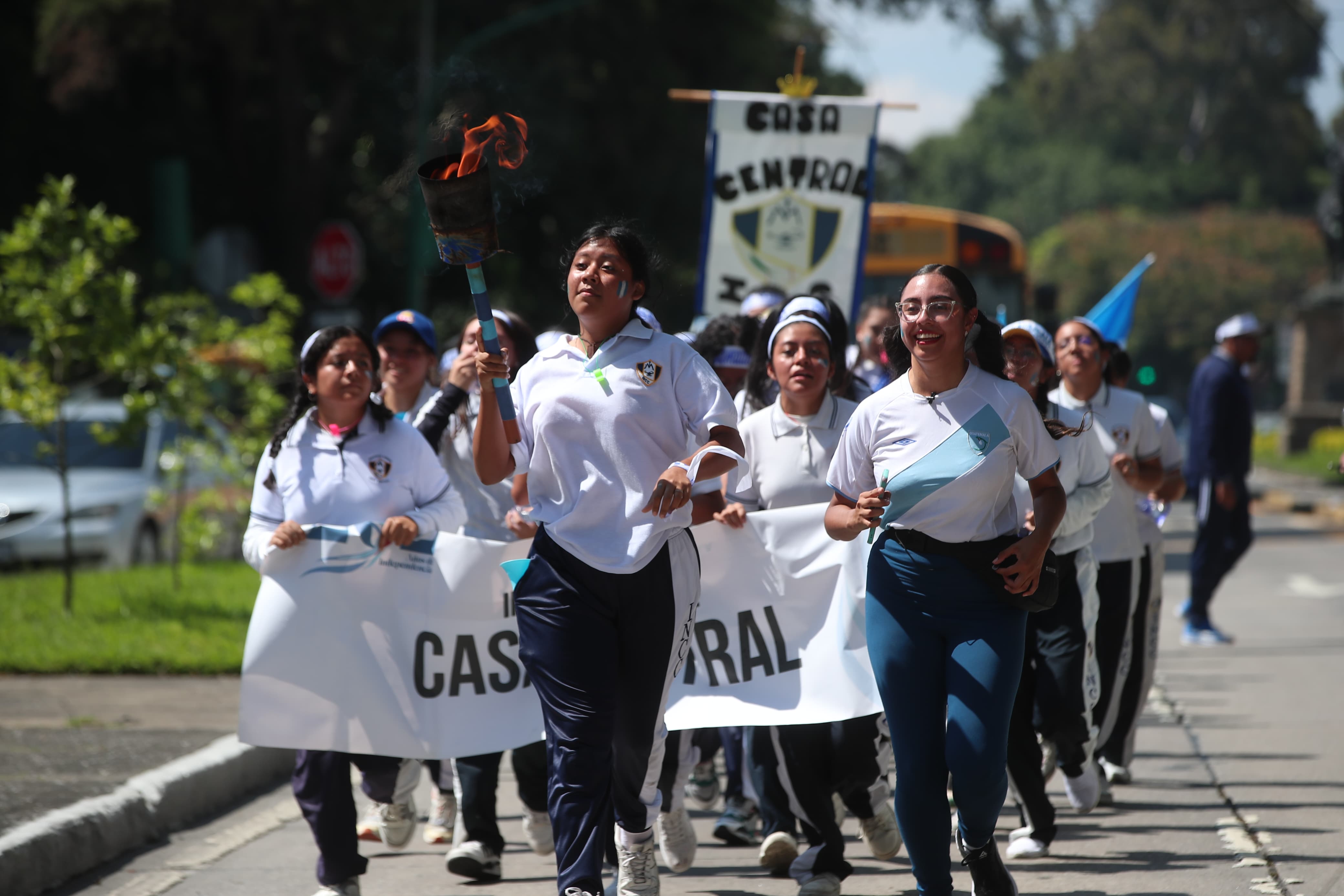 Recorrido de antorcha por festividades de Independencia de Guatemala