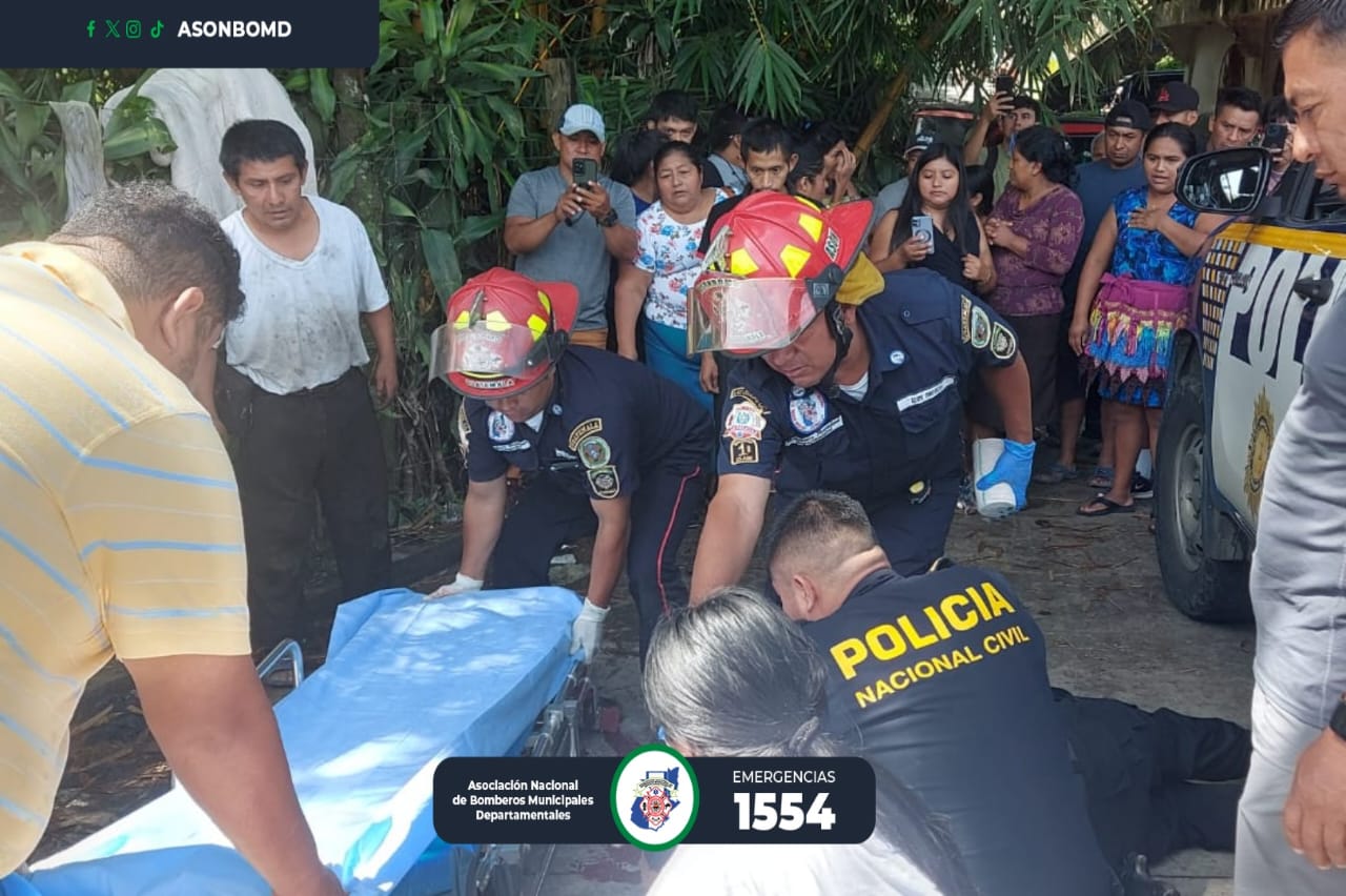 Dos agentes del PNC fueron heridos en ataque armado en Colomba, Quetzaltenango, mientras efectuaban patrullaje de seguridad. (Foto Prensa Libre: Bomberos Municipales Departamentales). 