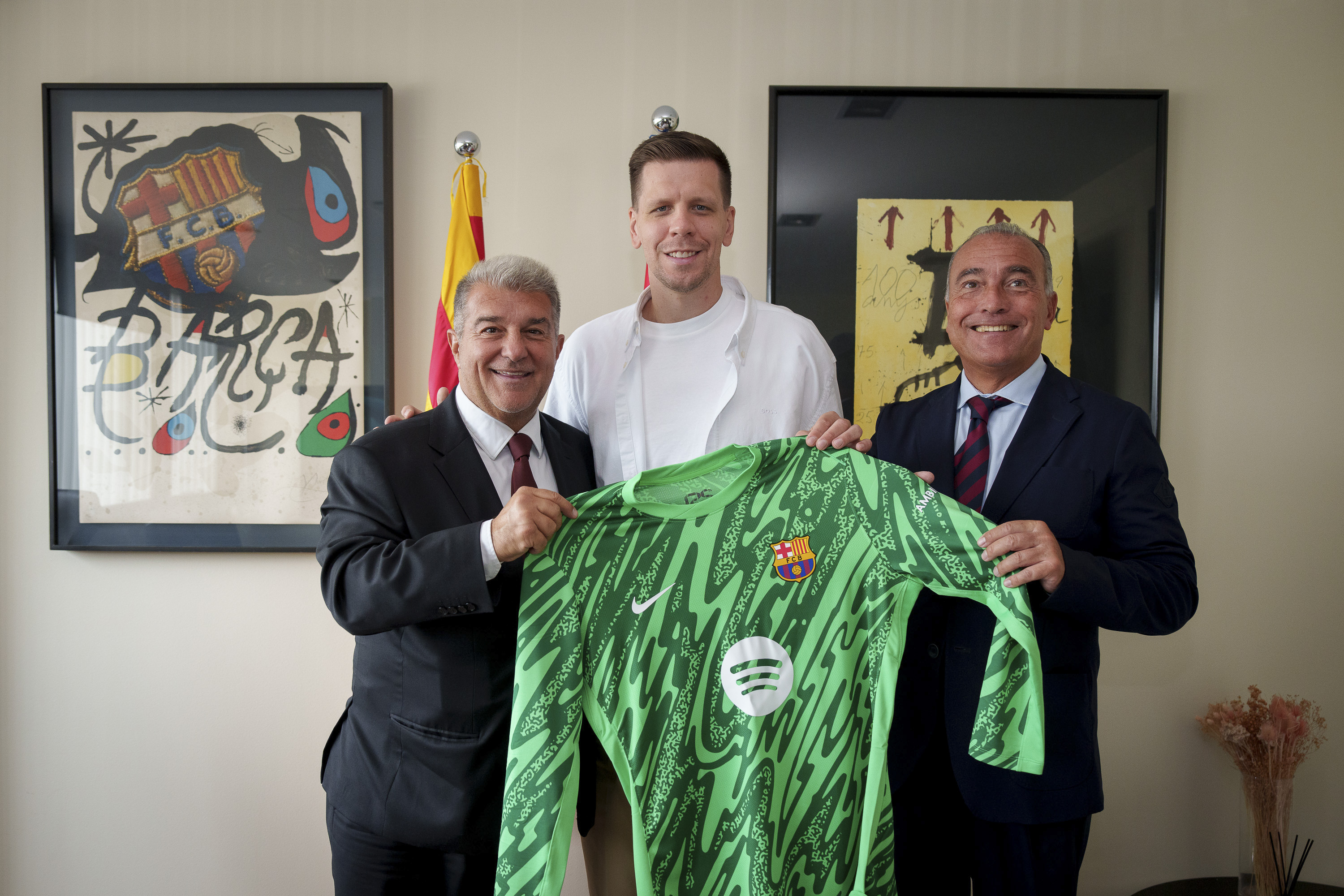 El Barcelona anunció la contratación, hasta el 30 de junio de 2025, del portero polaco Wojciech Szczesny.