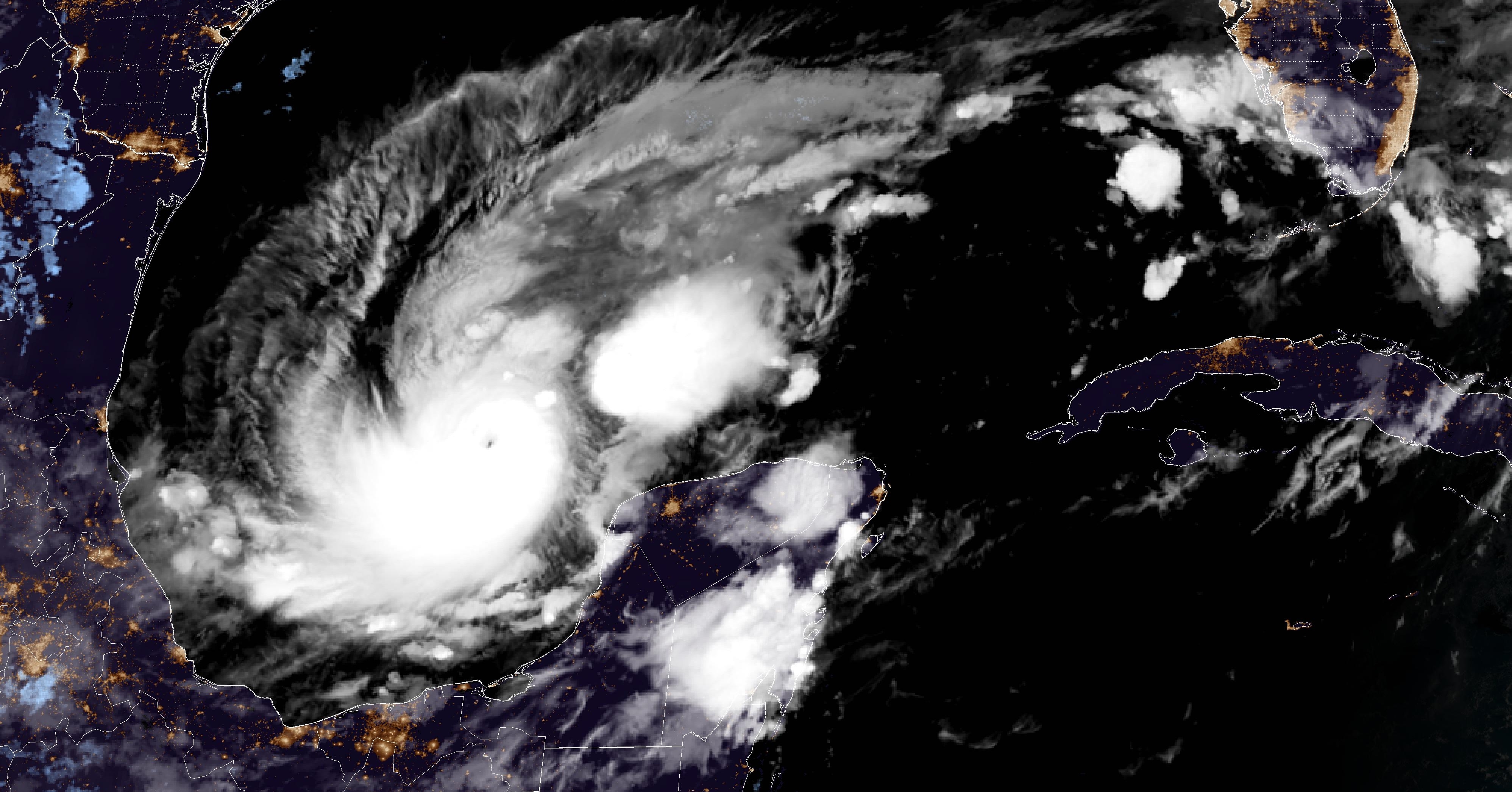 Milton se ha fortalecido y se ha convertido en un huracán de categoría 3, según la última actualización del Centro Nacional de Huracanes.